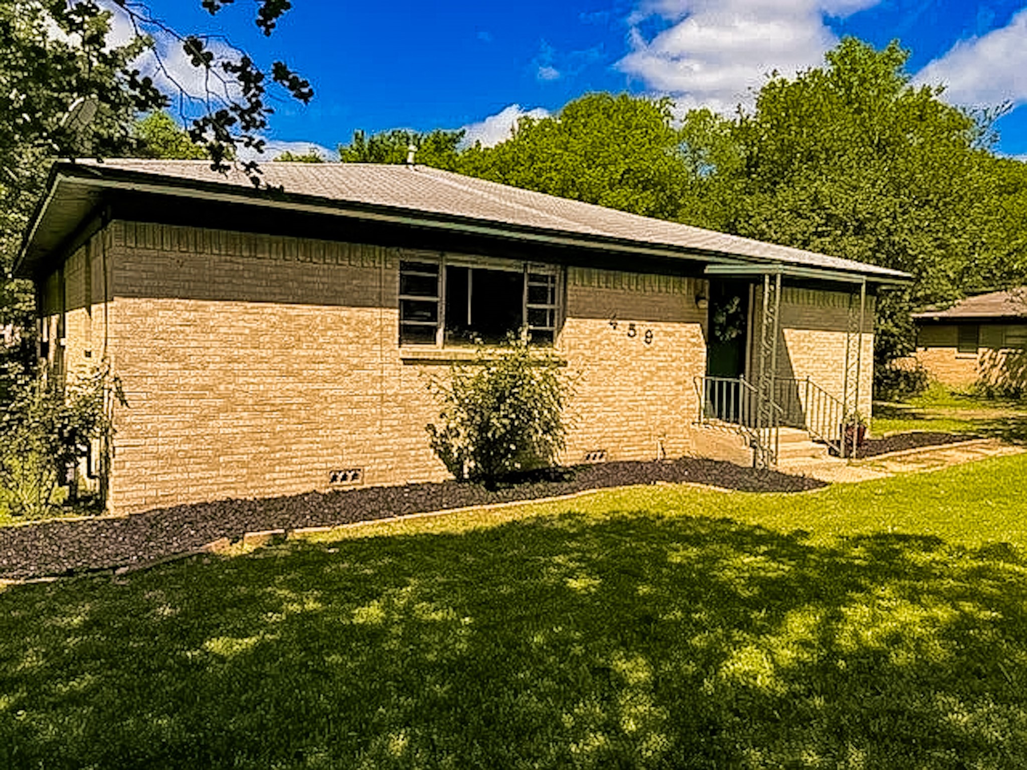 Listing photo 1