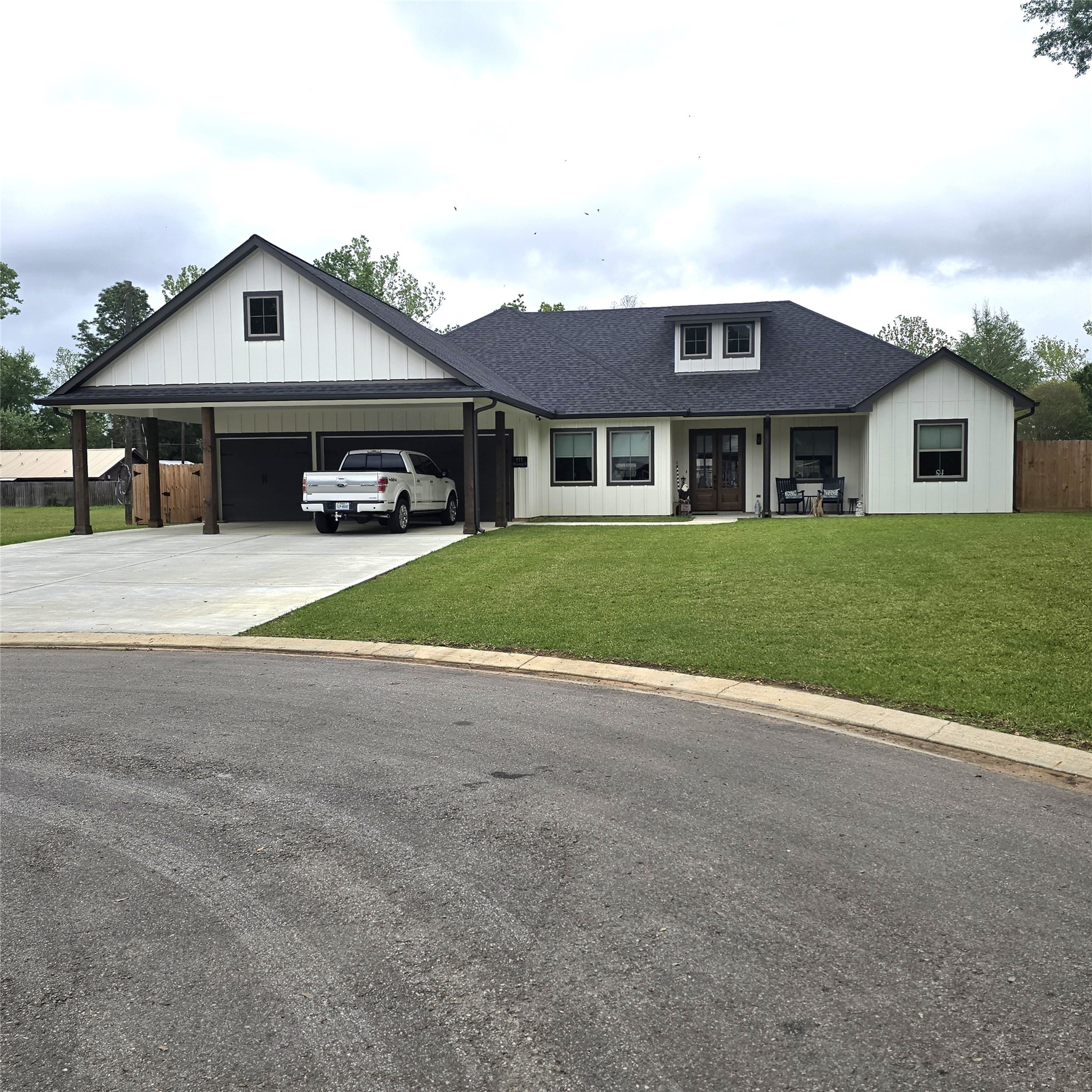 Listing photo 1
