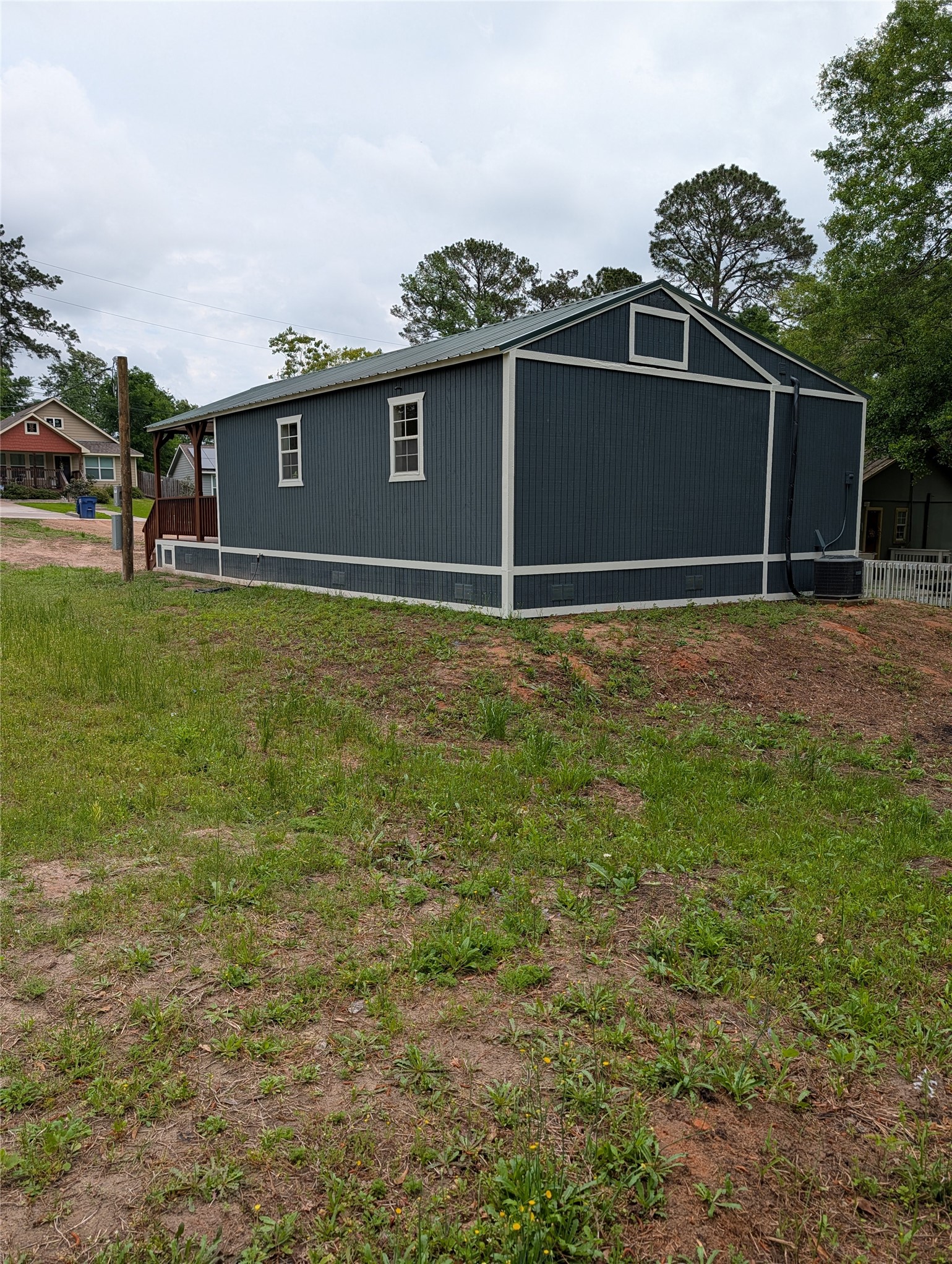 Listing photo 5