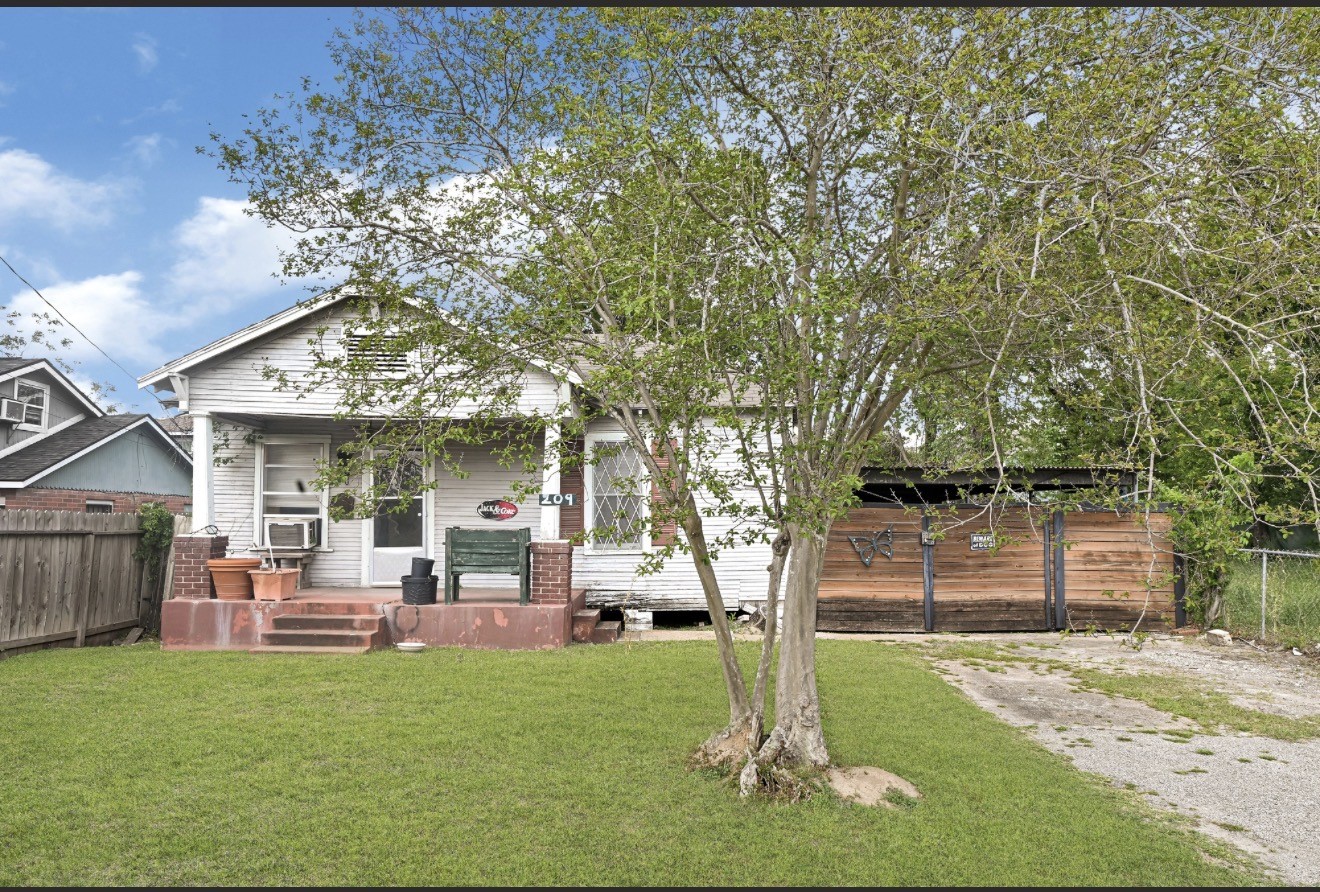 Listing photo 1