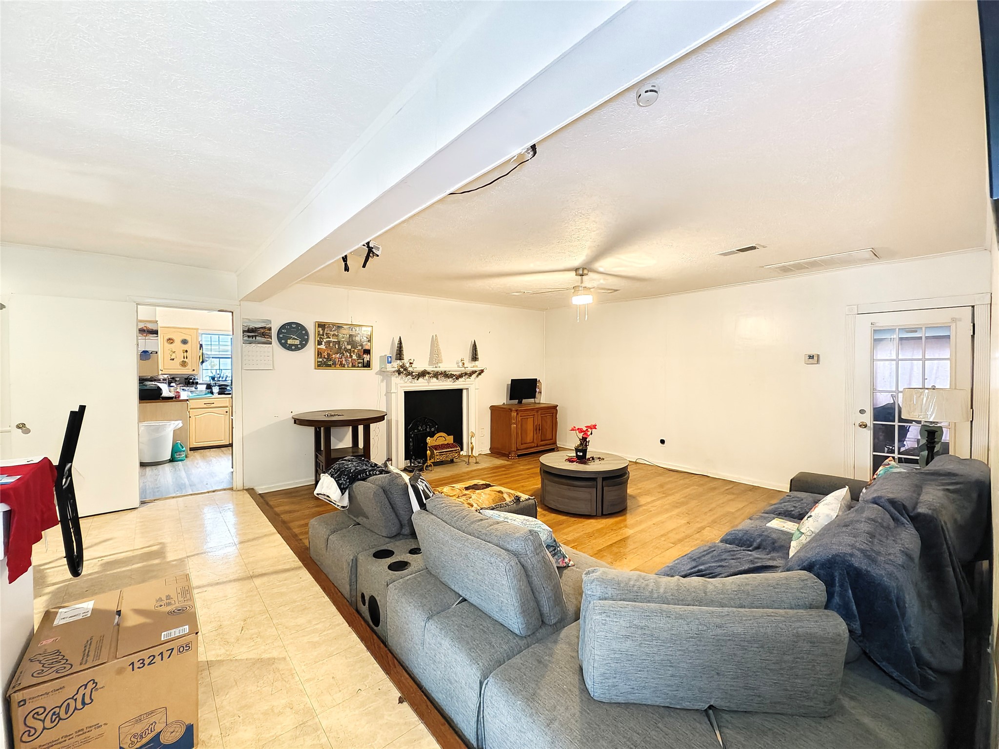 Listing photo 3