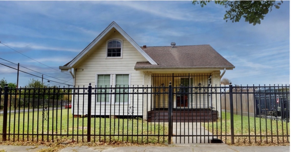 Listing photo 1