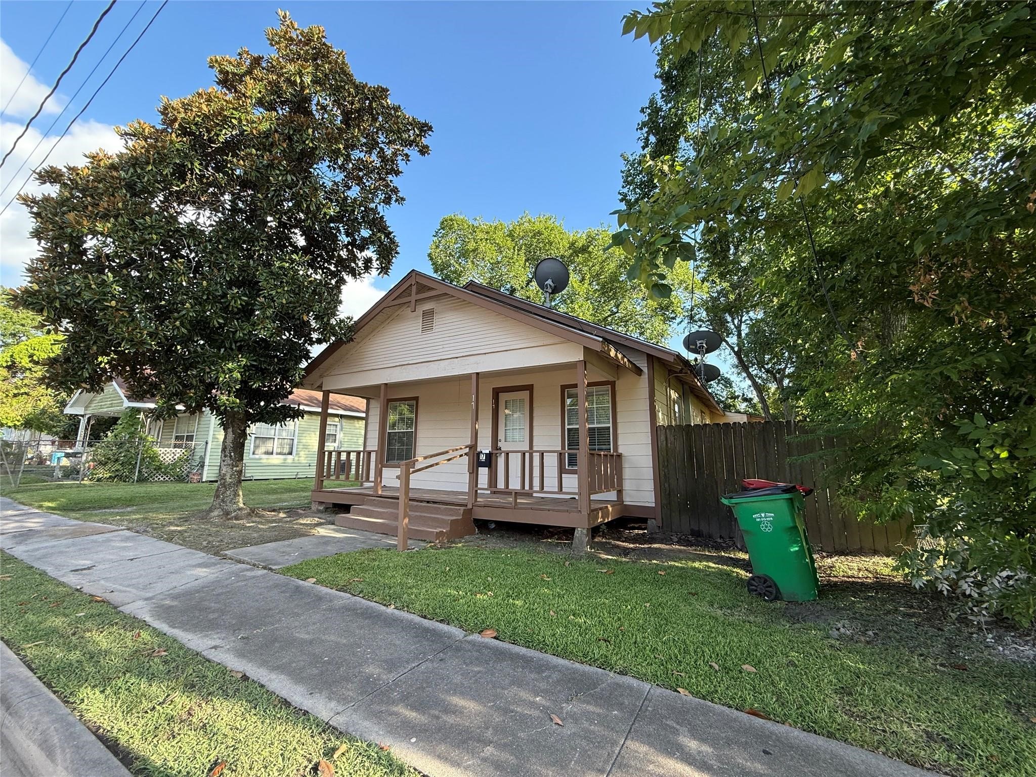 Listing photo 1