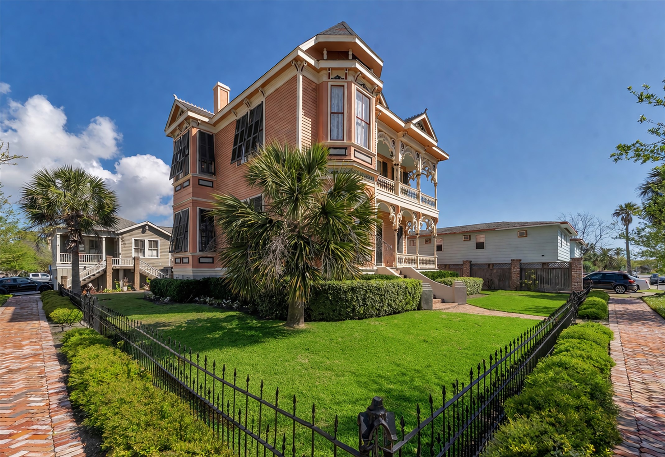 Listing photo 3