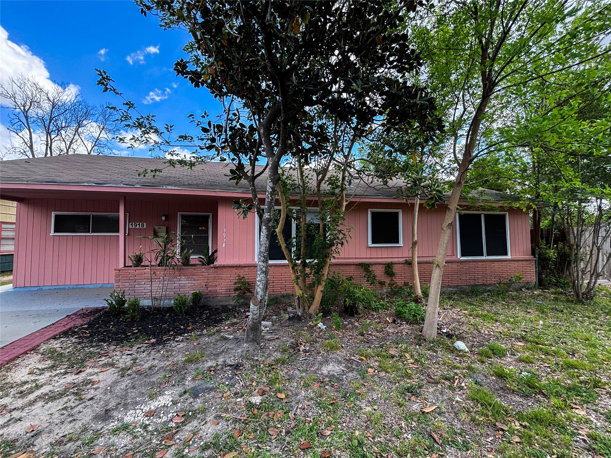 Listing photo 1