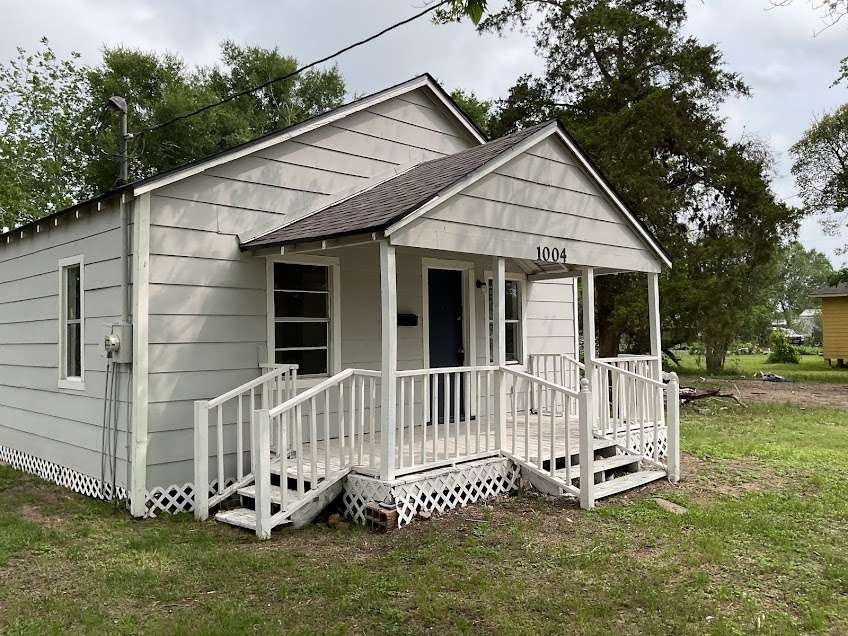 Listing photo 1