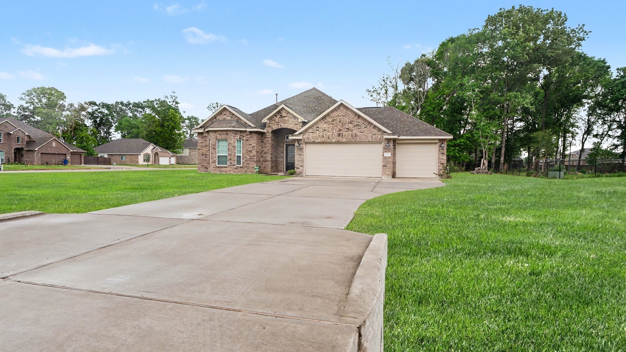 Listing photo 1