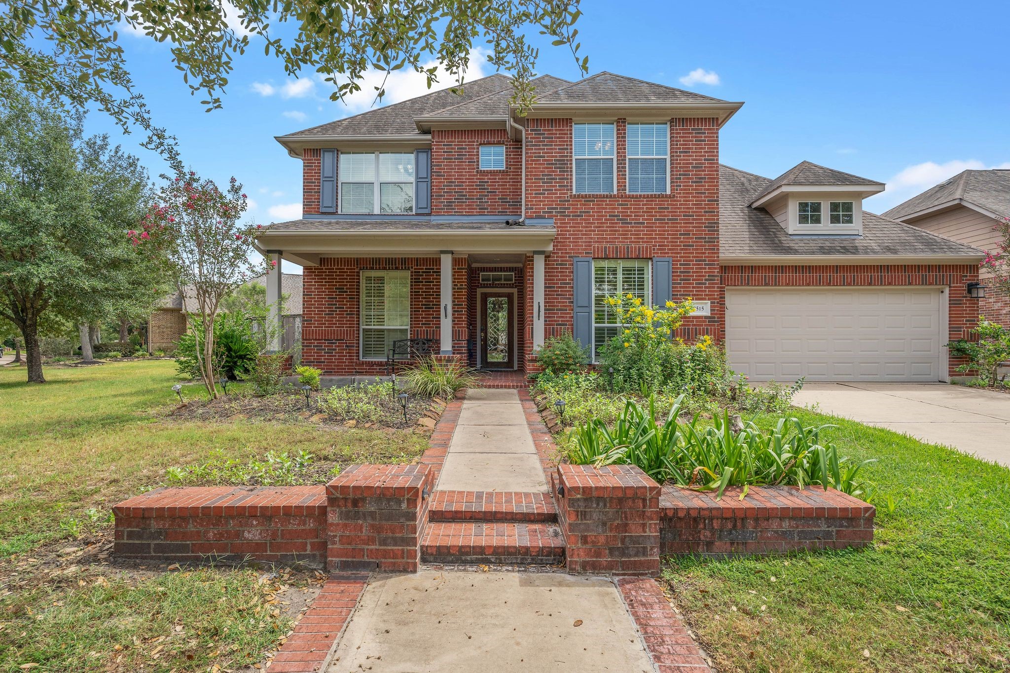 Listing photo 2