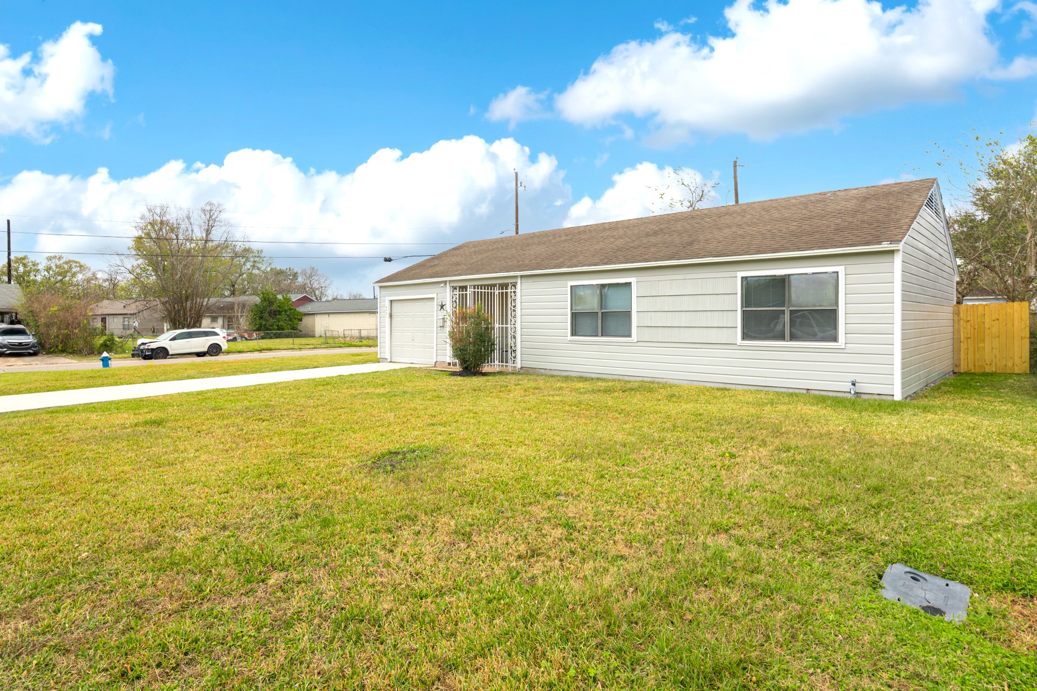 Listing photo 1