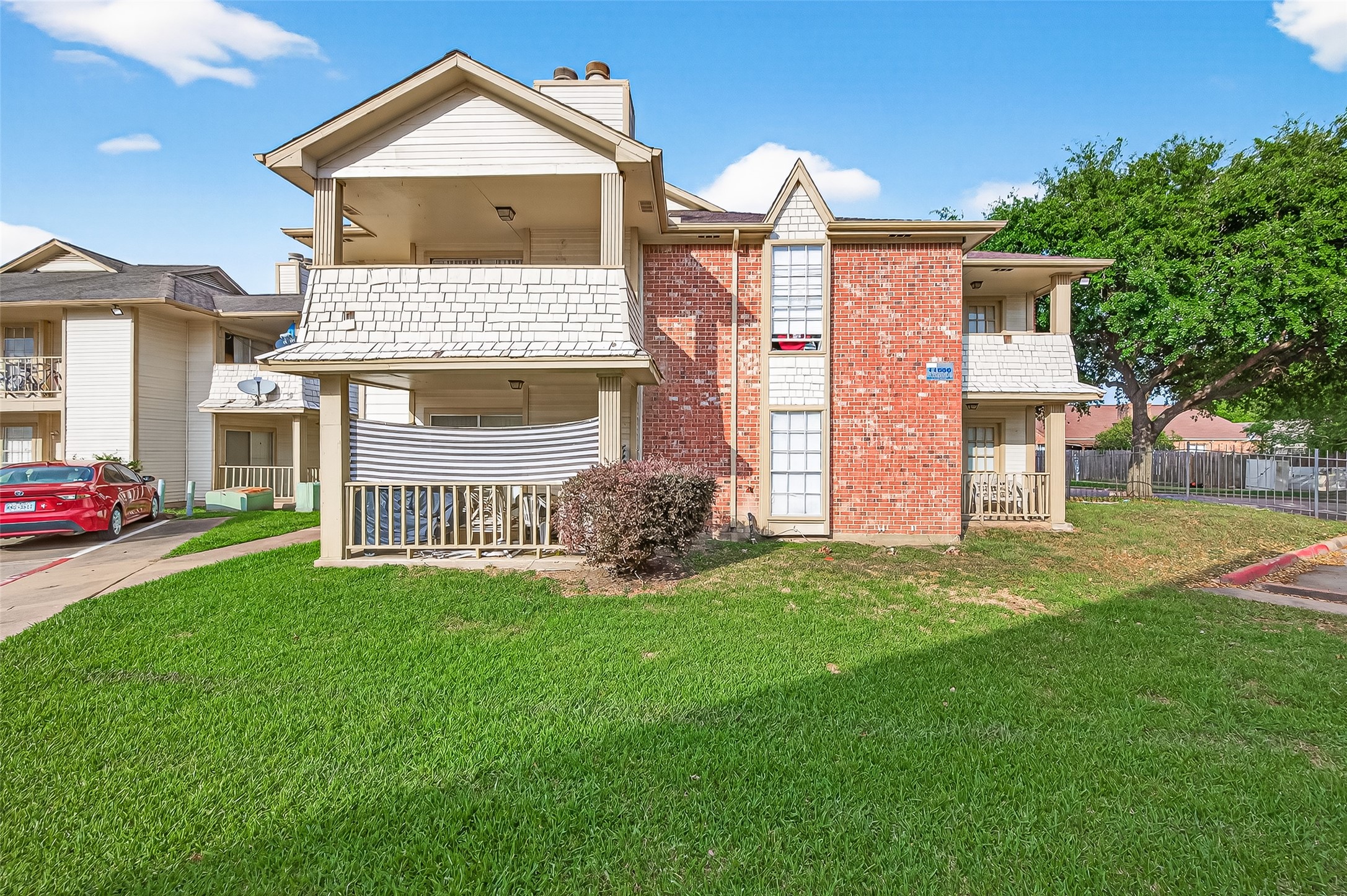 Listing photo 1