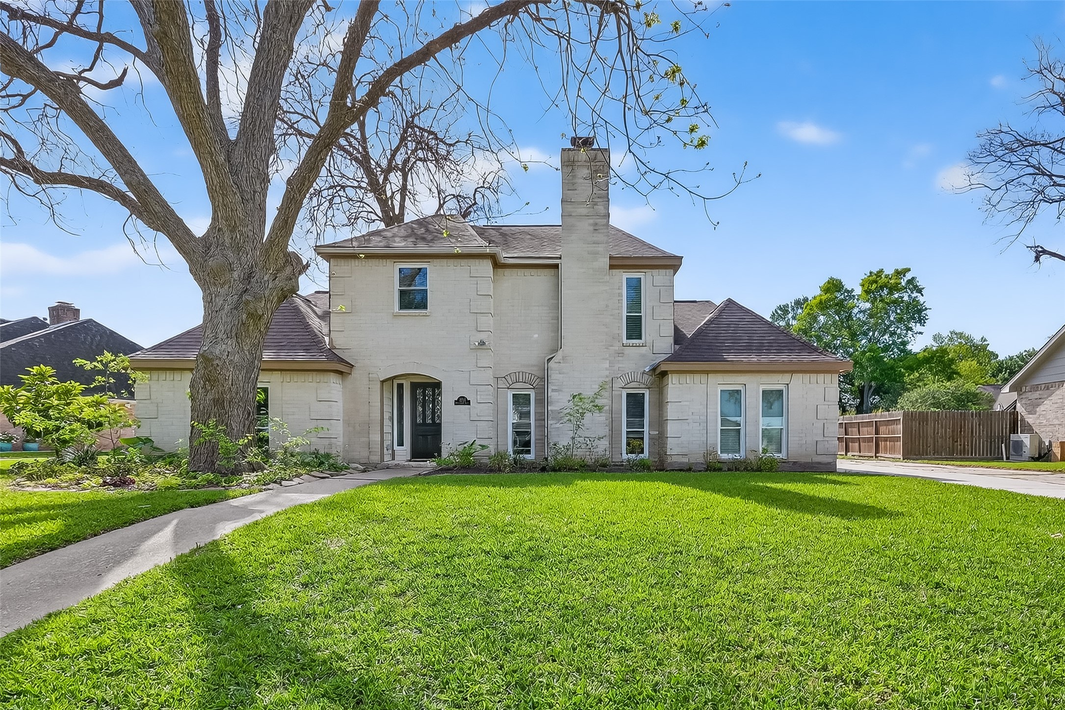 Listing photo 1