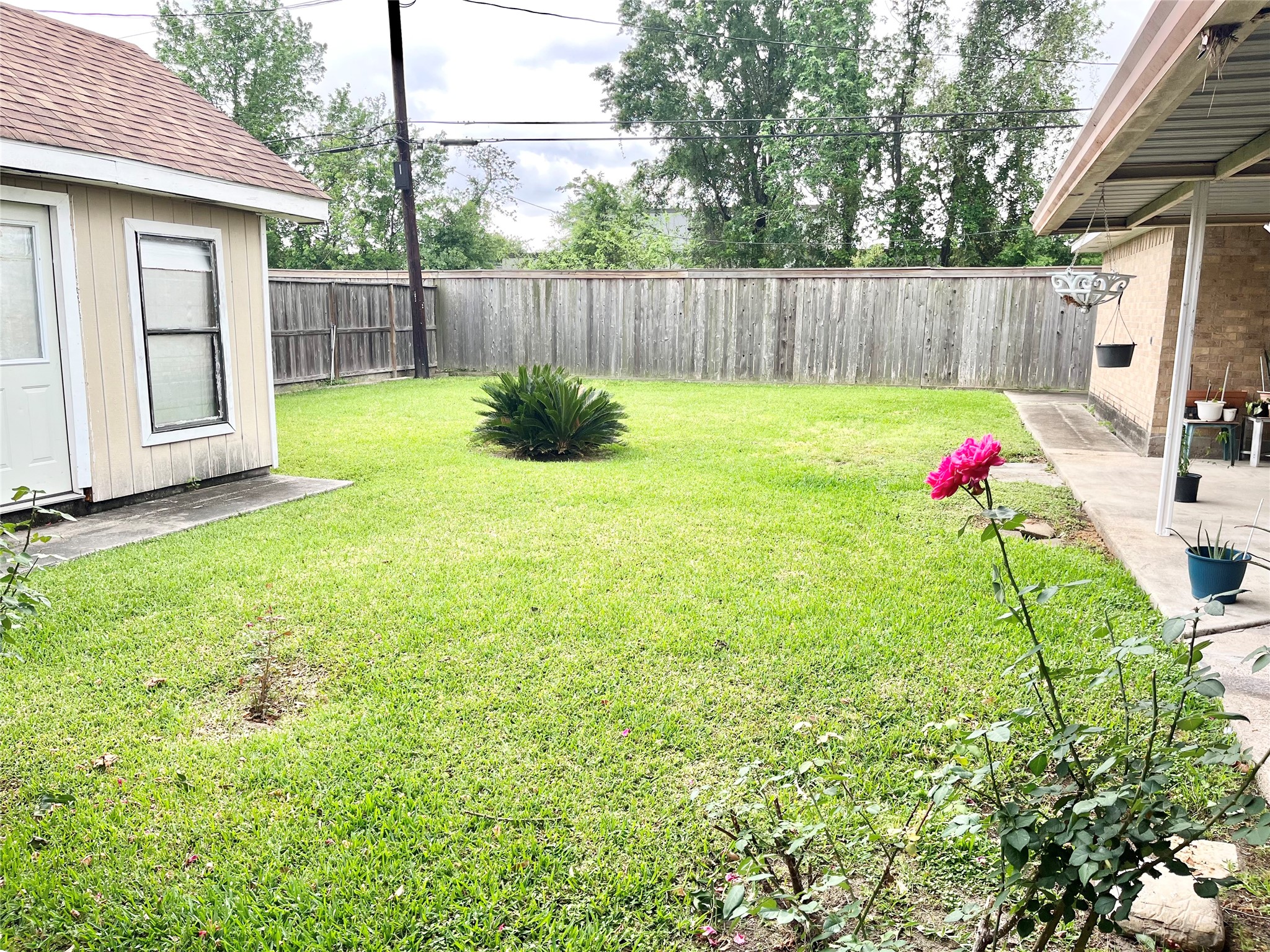 Listing photo 3