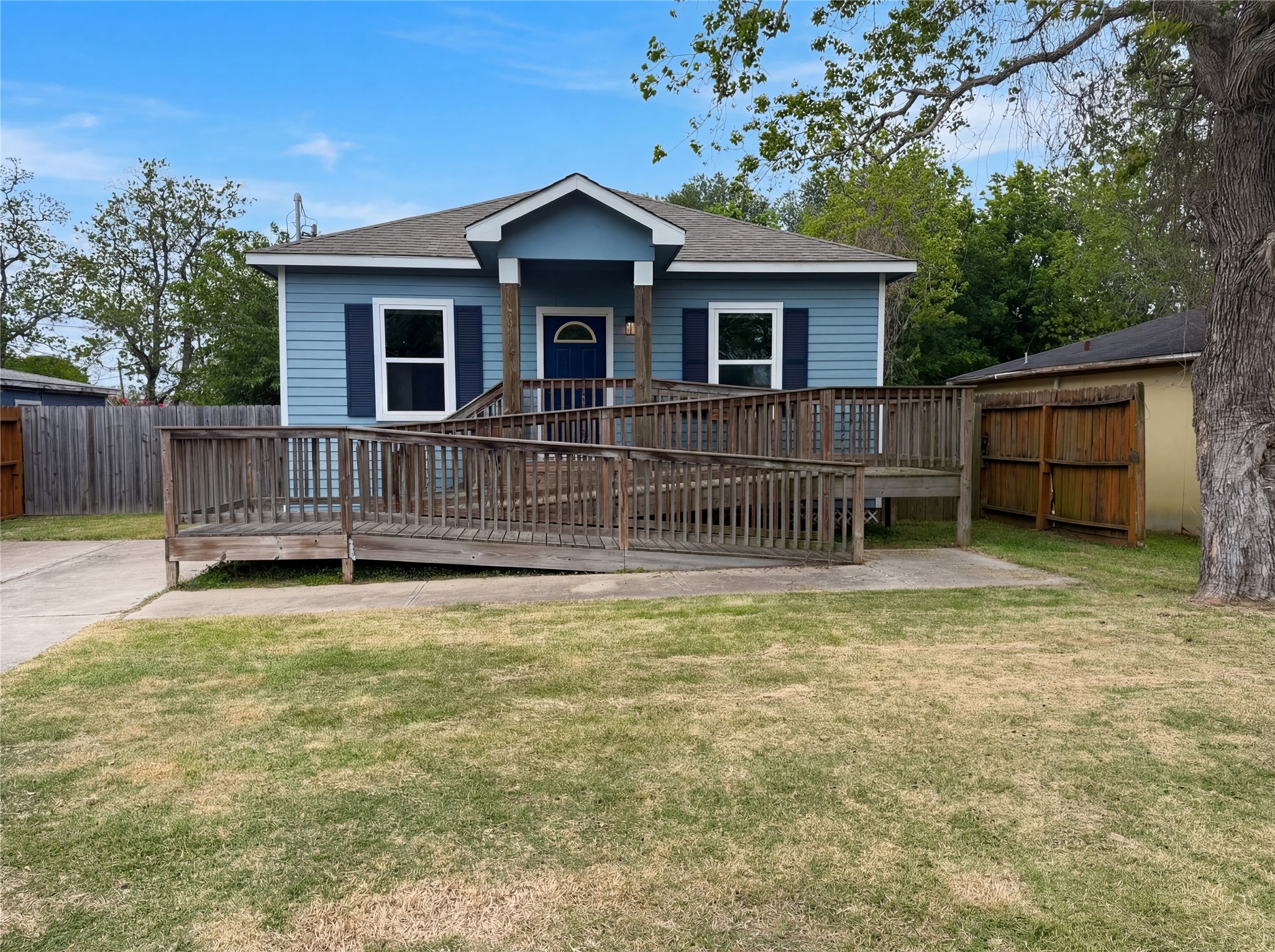 Listing photo 1