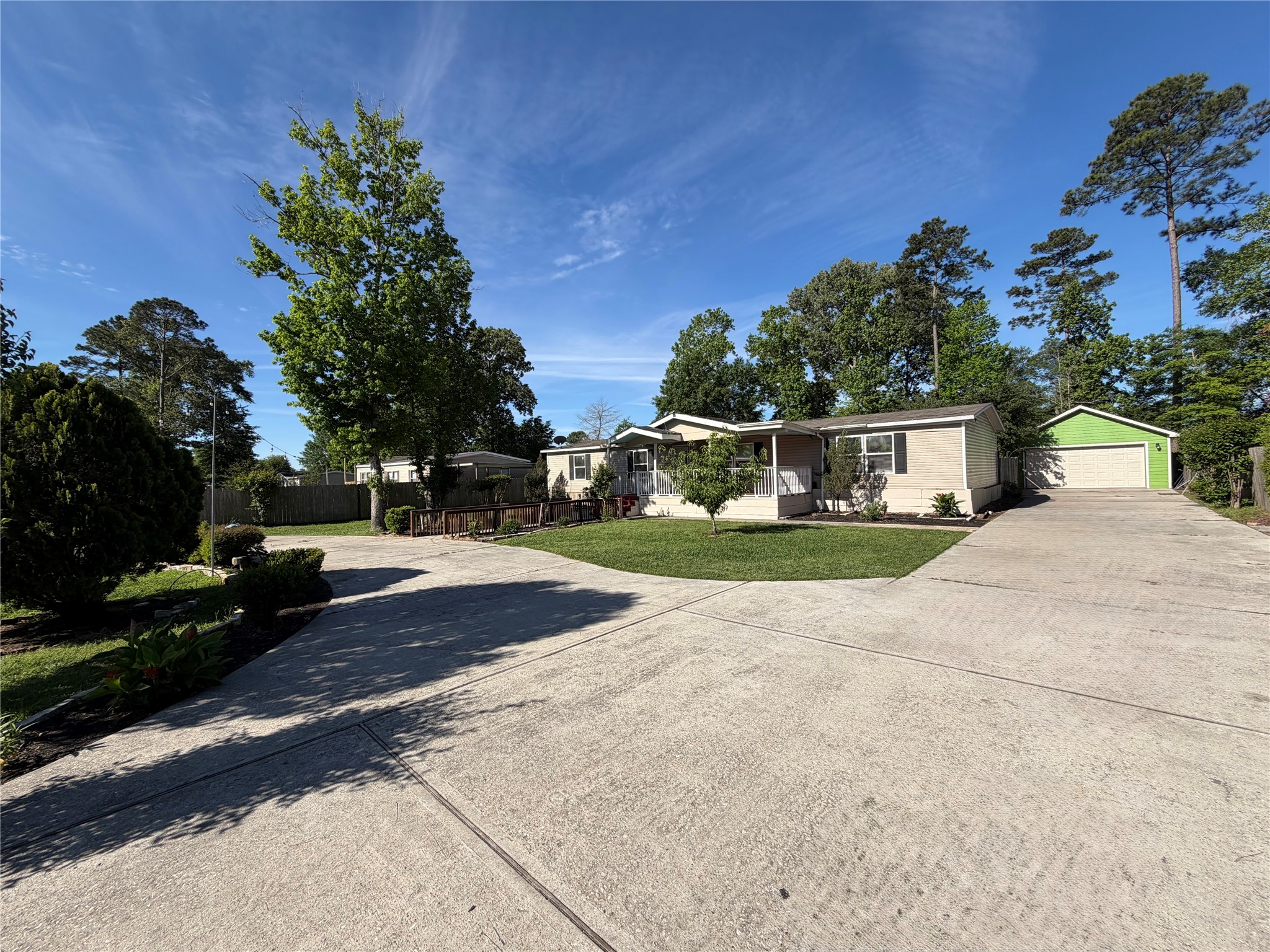 Listing photo 3