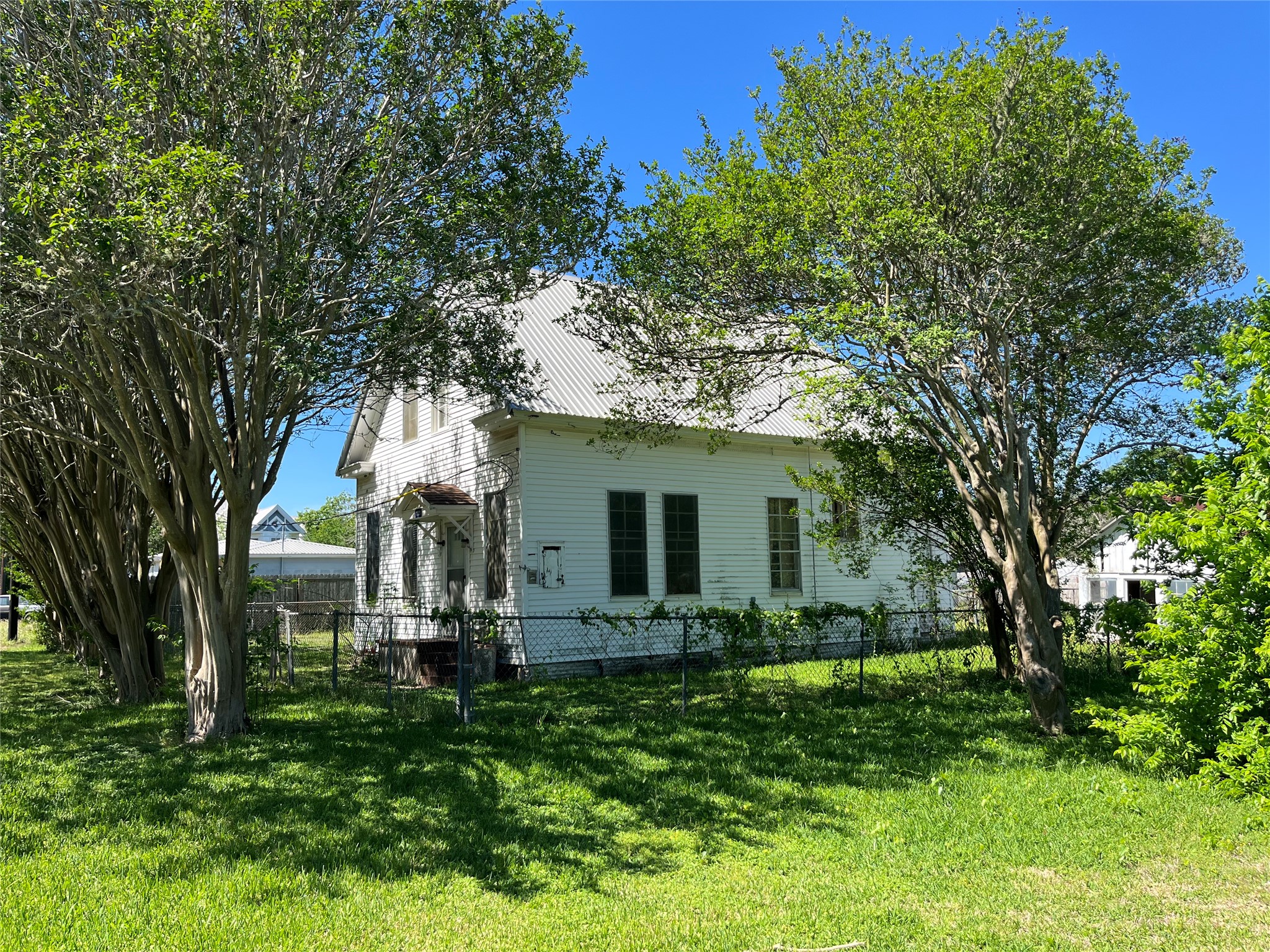 Listing photo 1