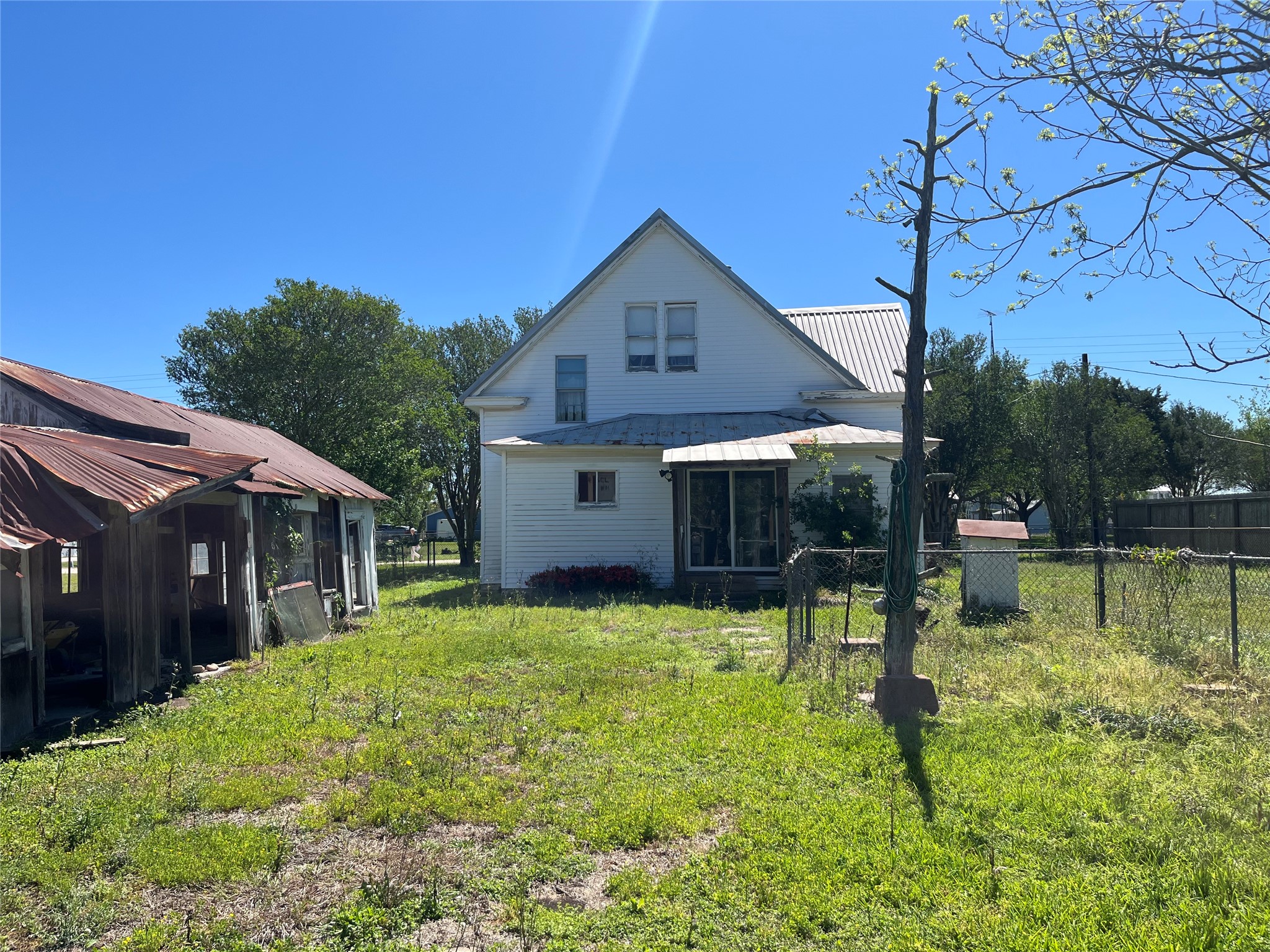 Listing photo 4