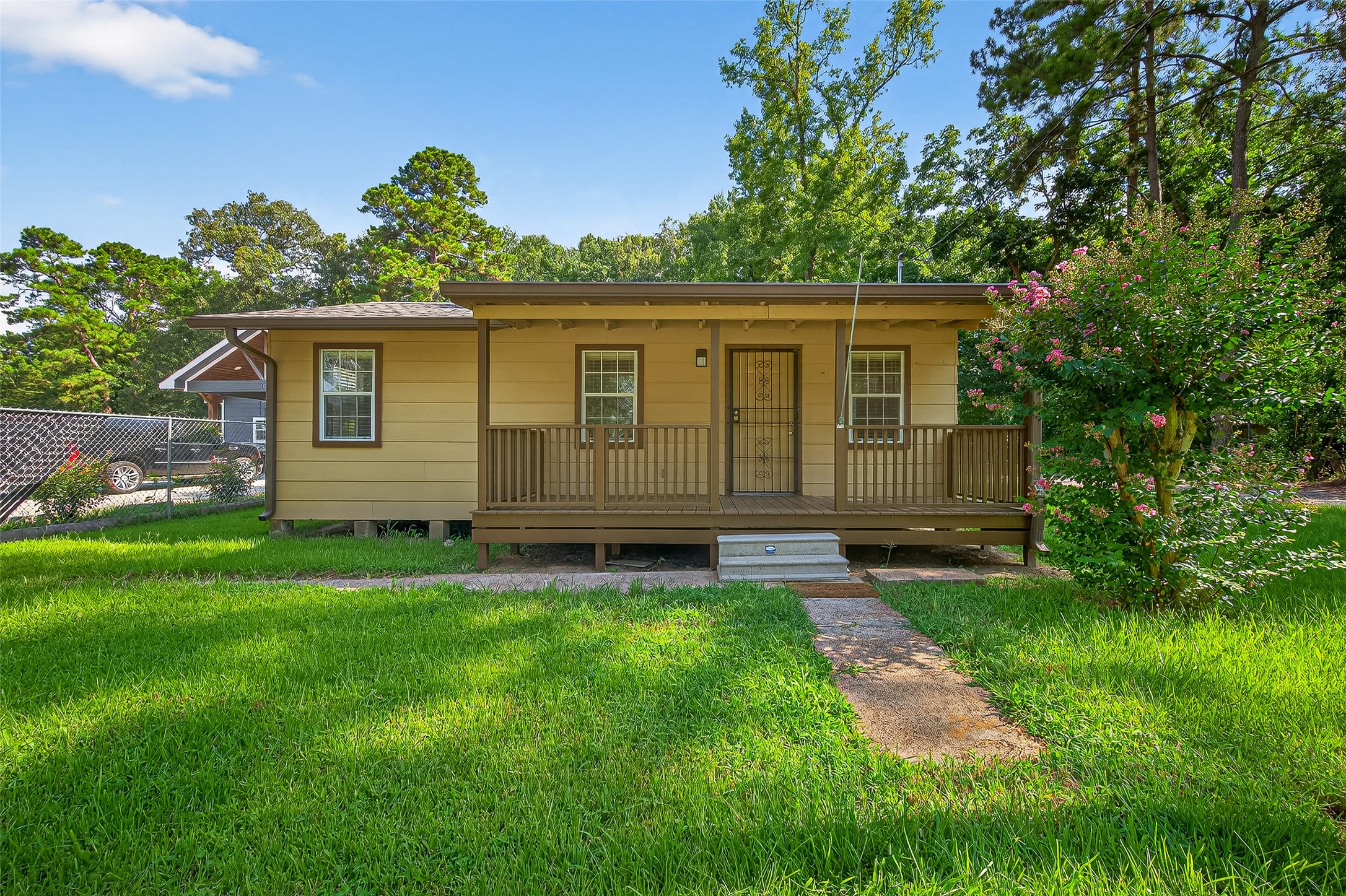 Listing photo 1