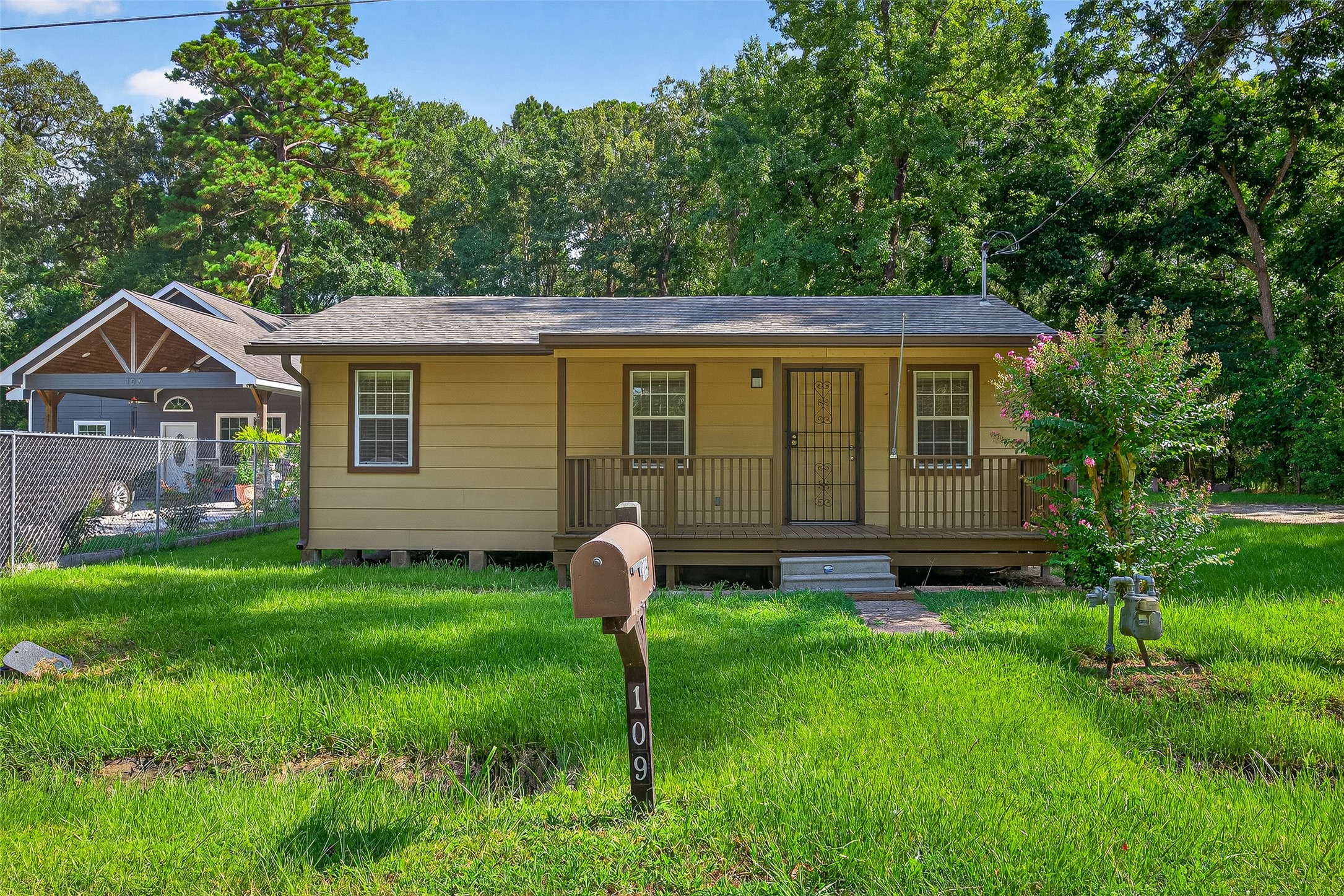 Listing photo 1