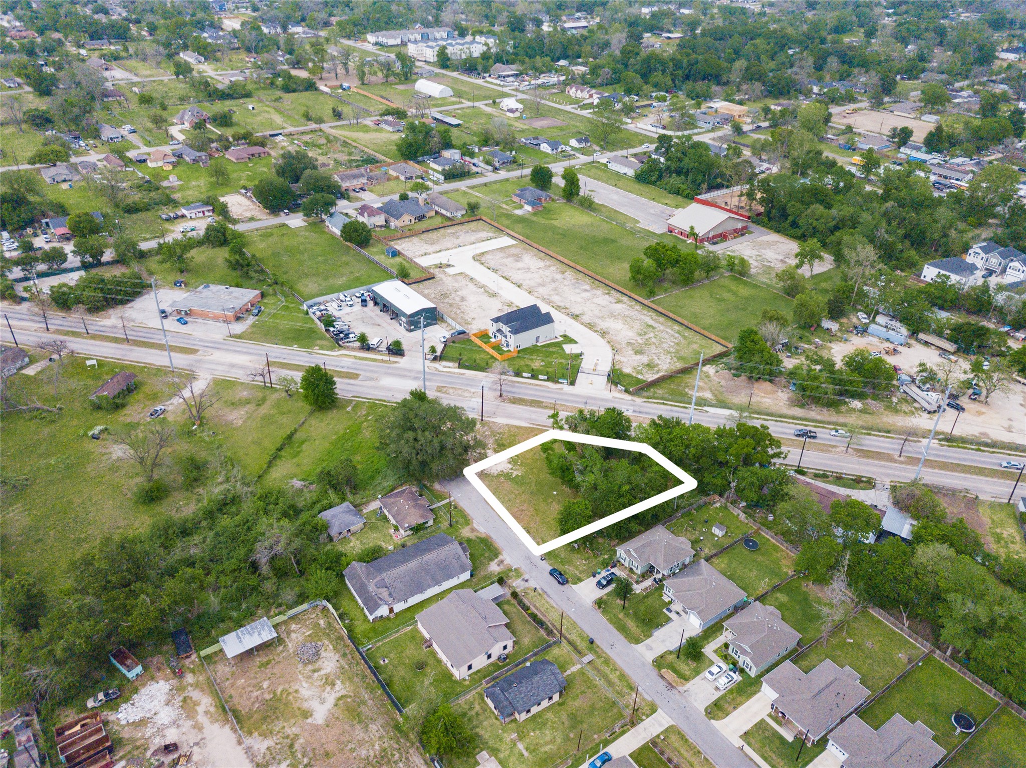 Listing photo 2