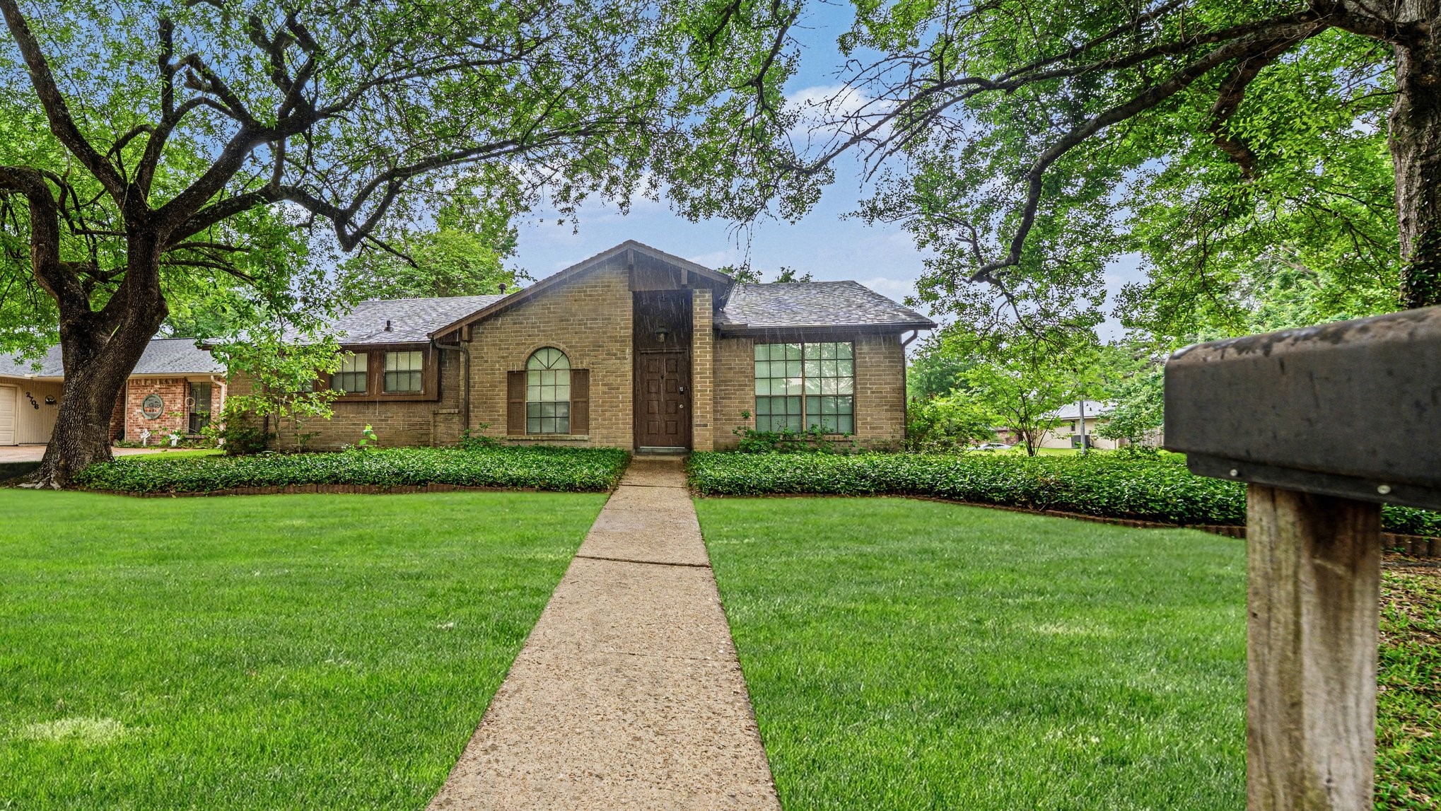 Listing photo 1