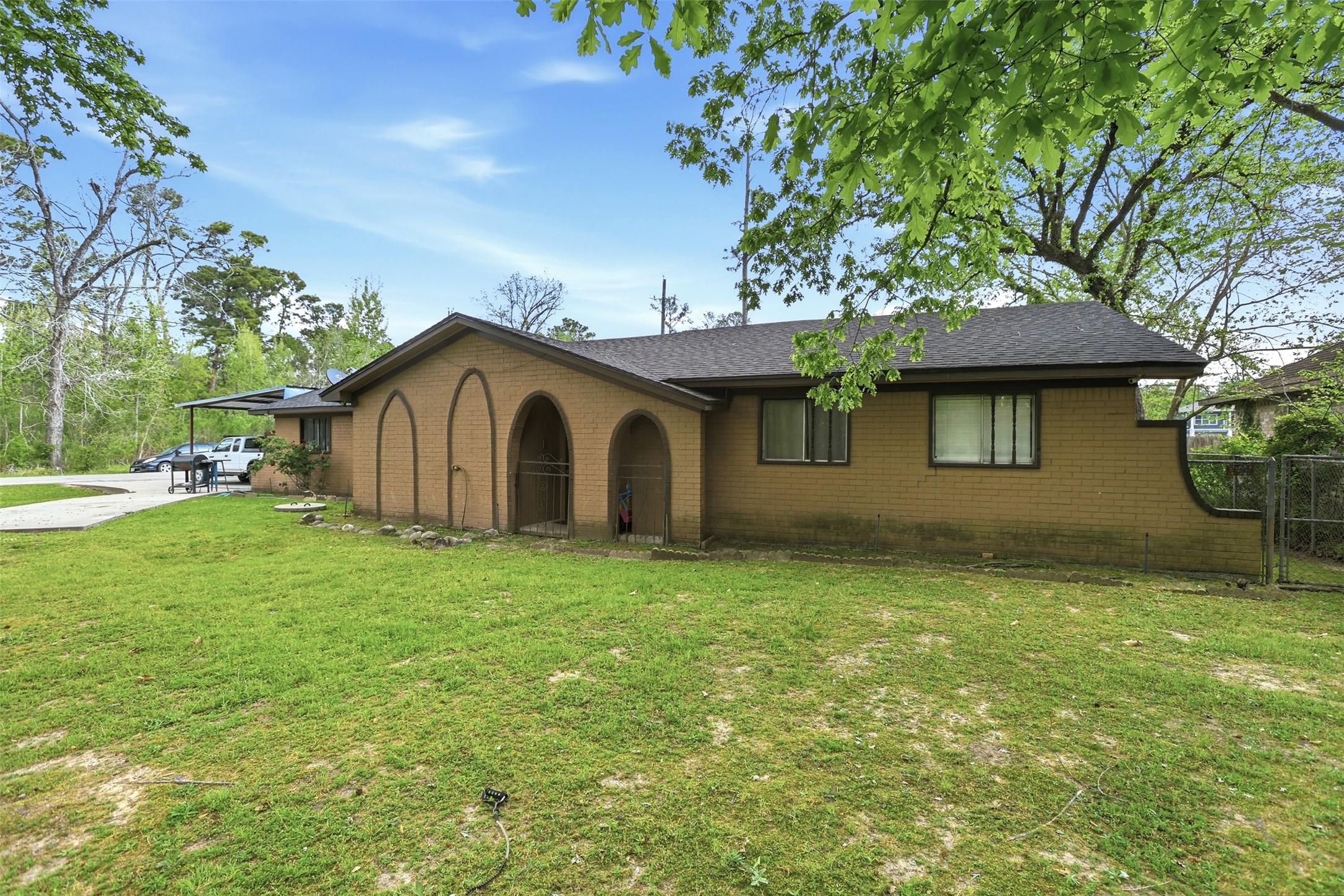 Listing photo 3