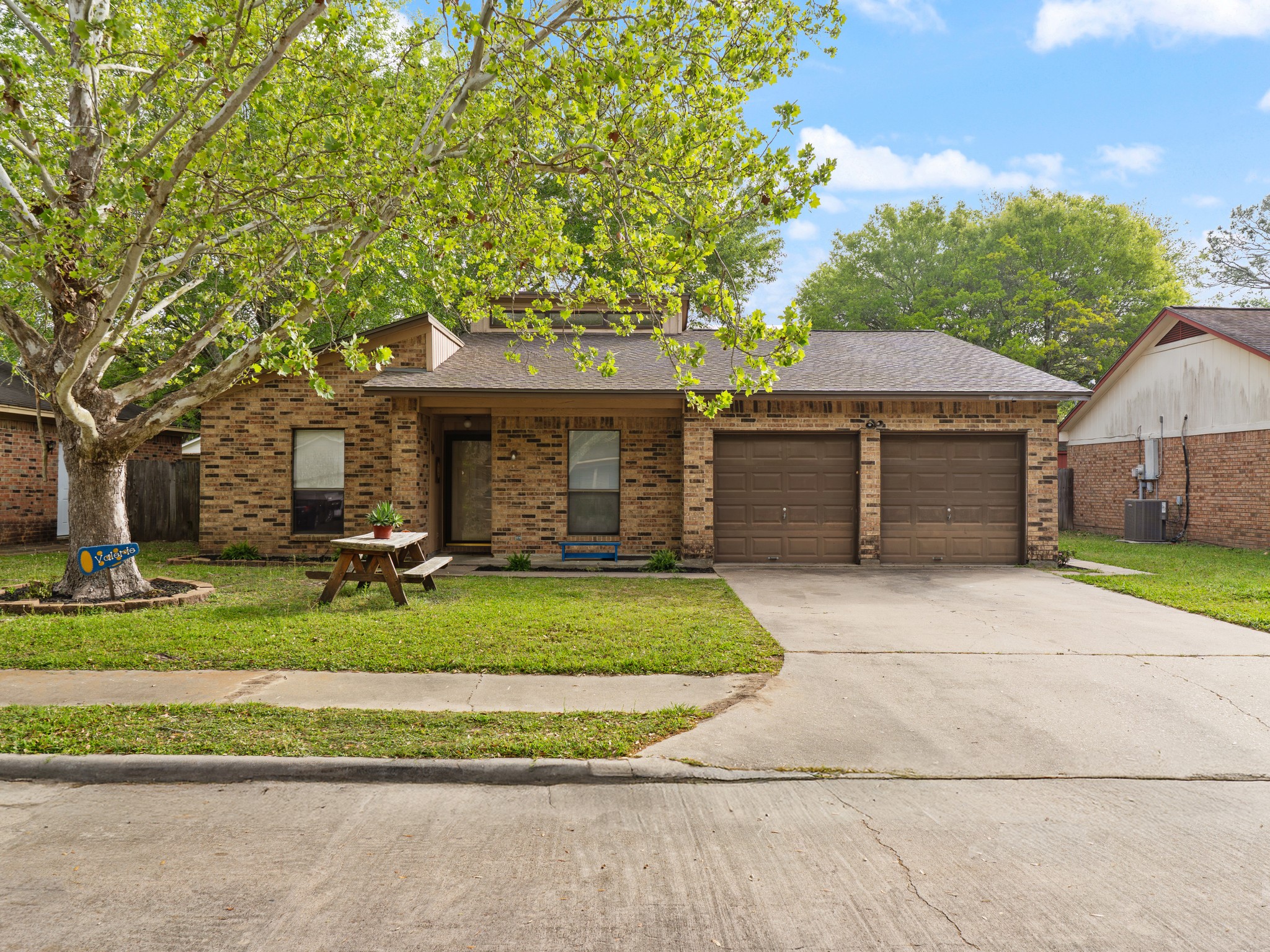 Listing photo 1