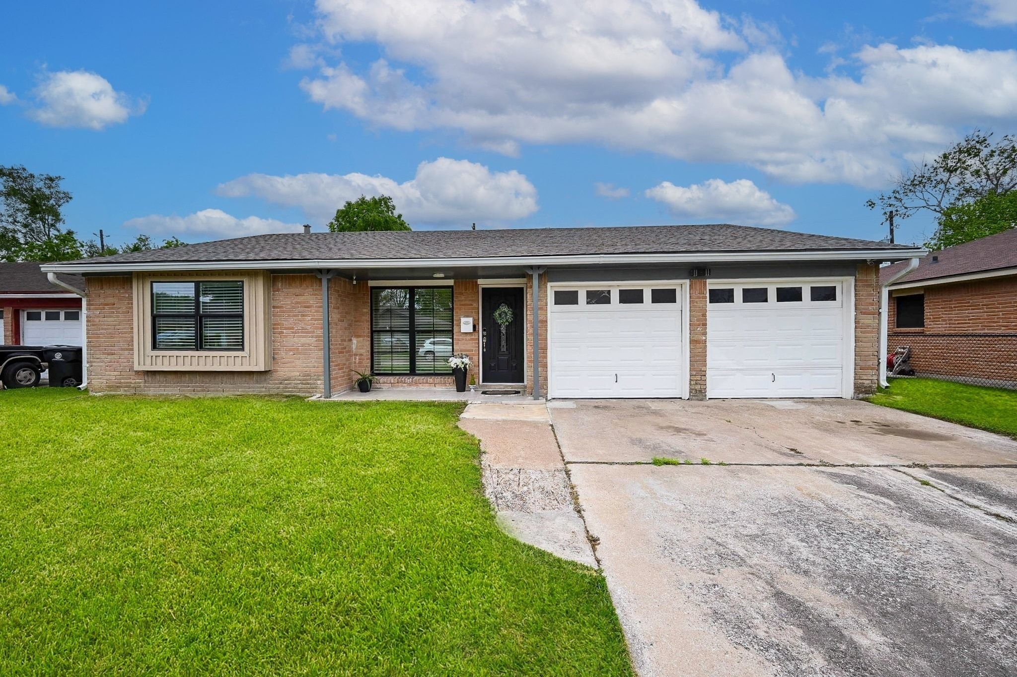 Listing photo 1