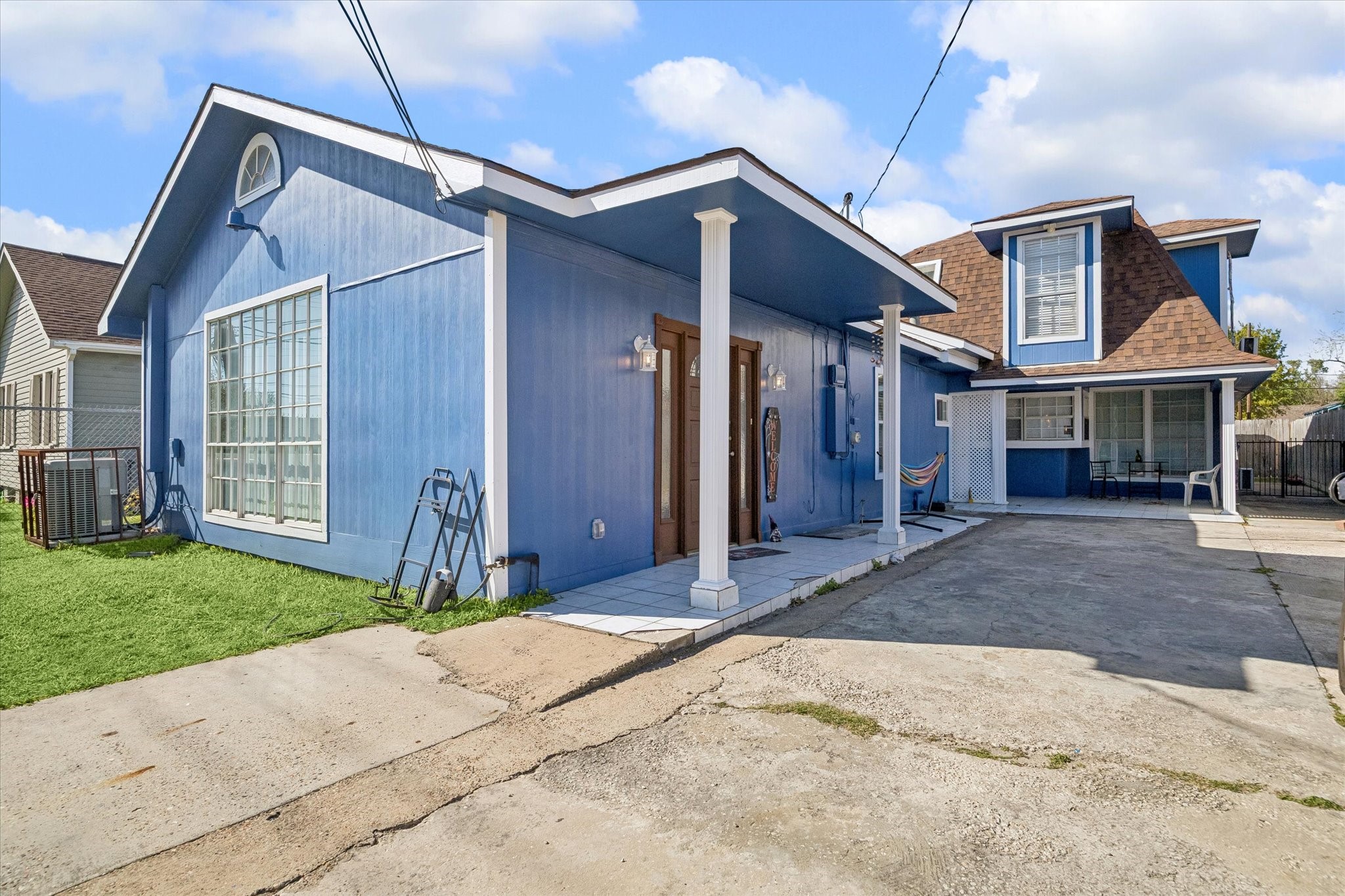 Listing photo 1