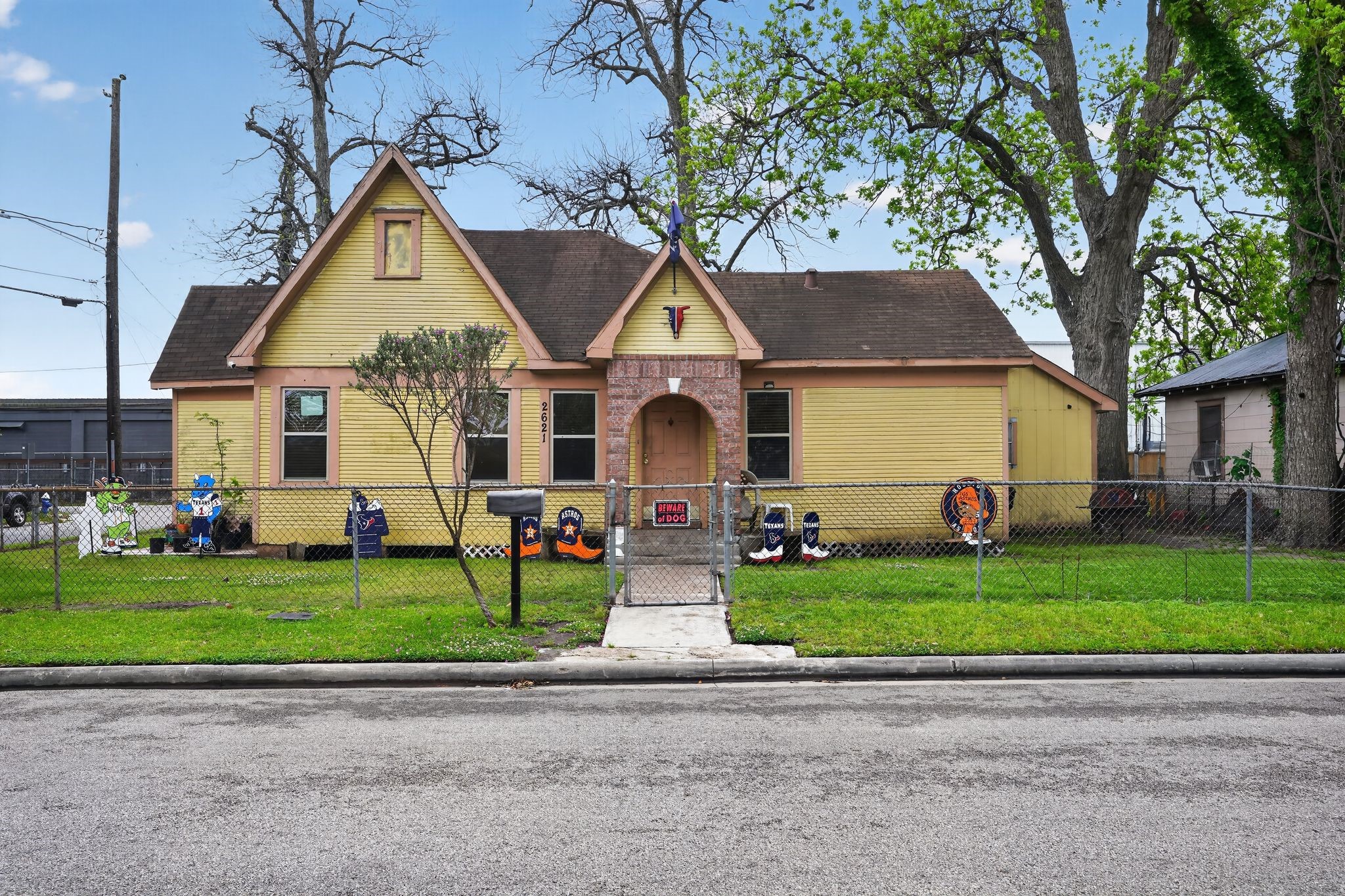 Listing photo 1