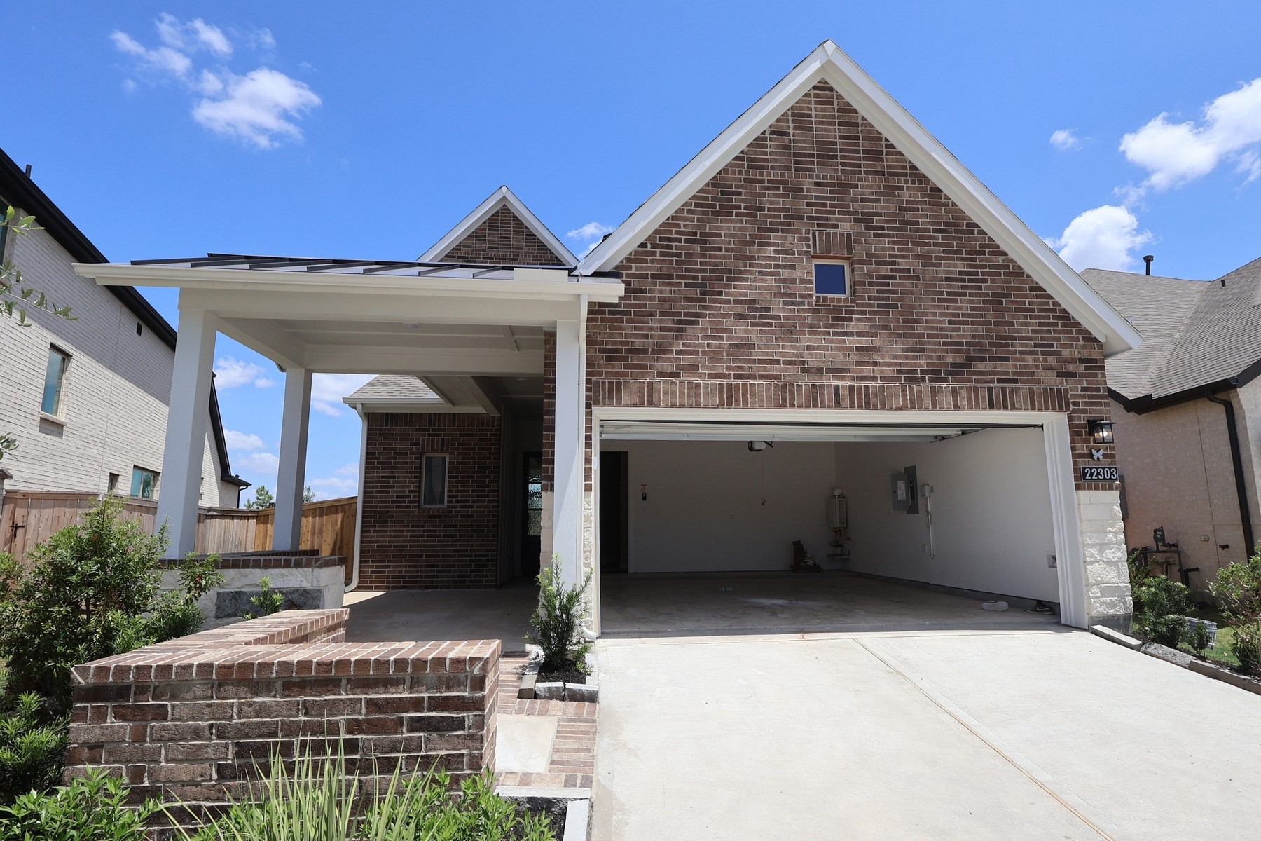 Listing photo 2