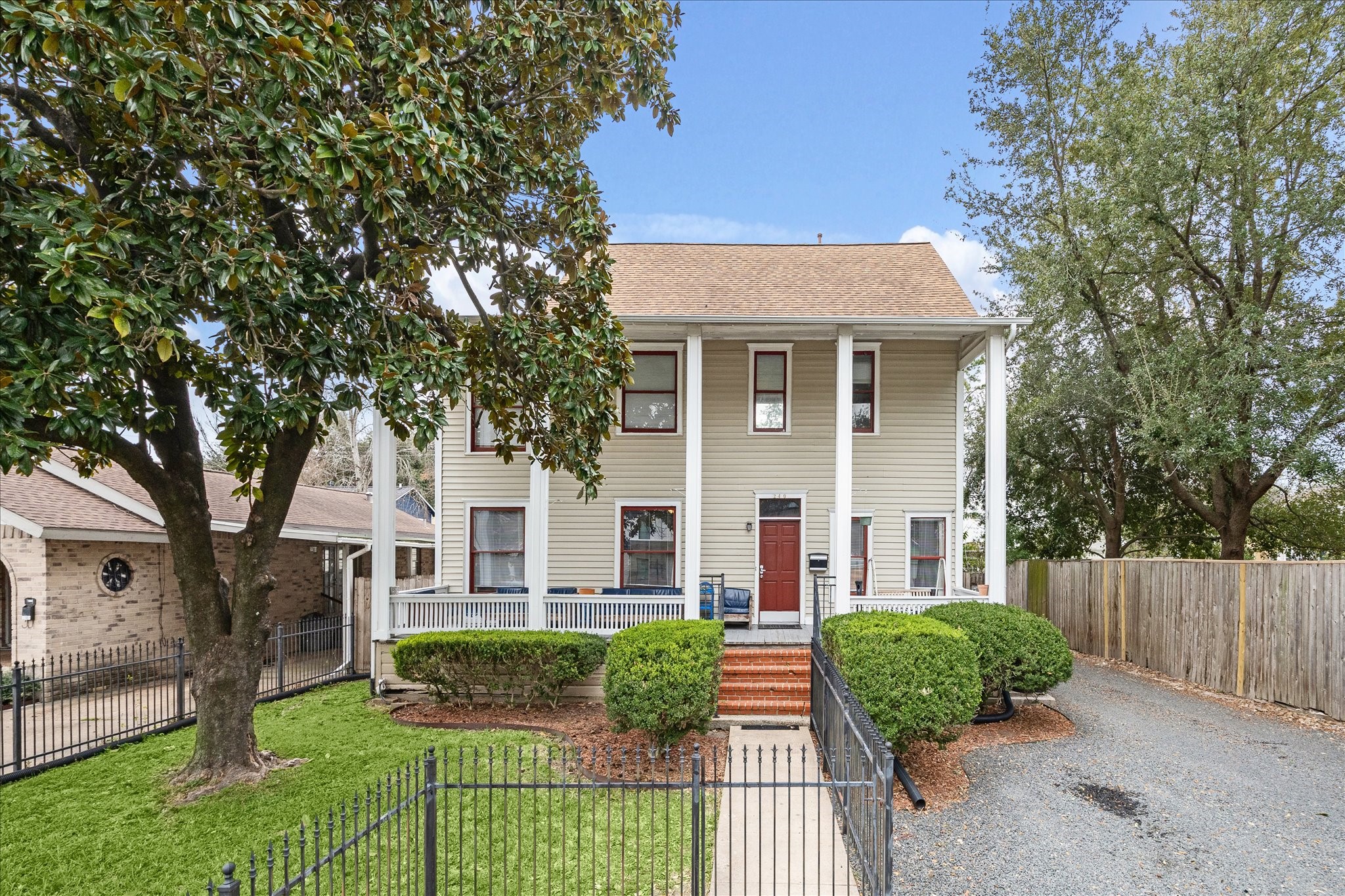 Listing photo 1