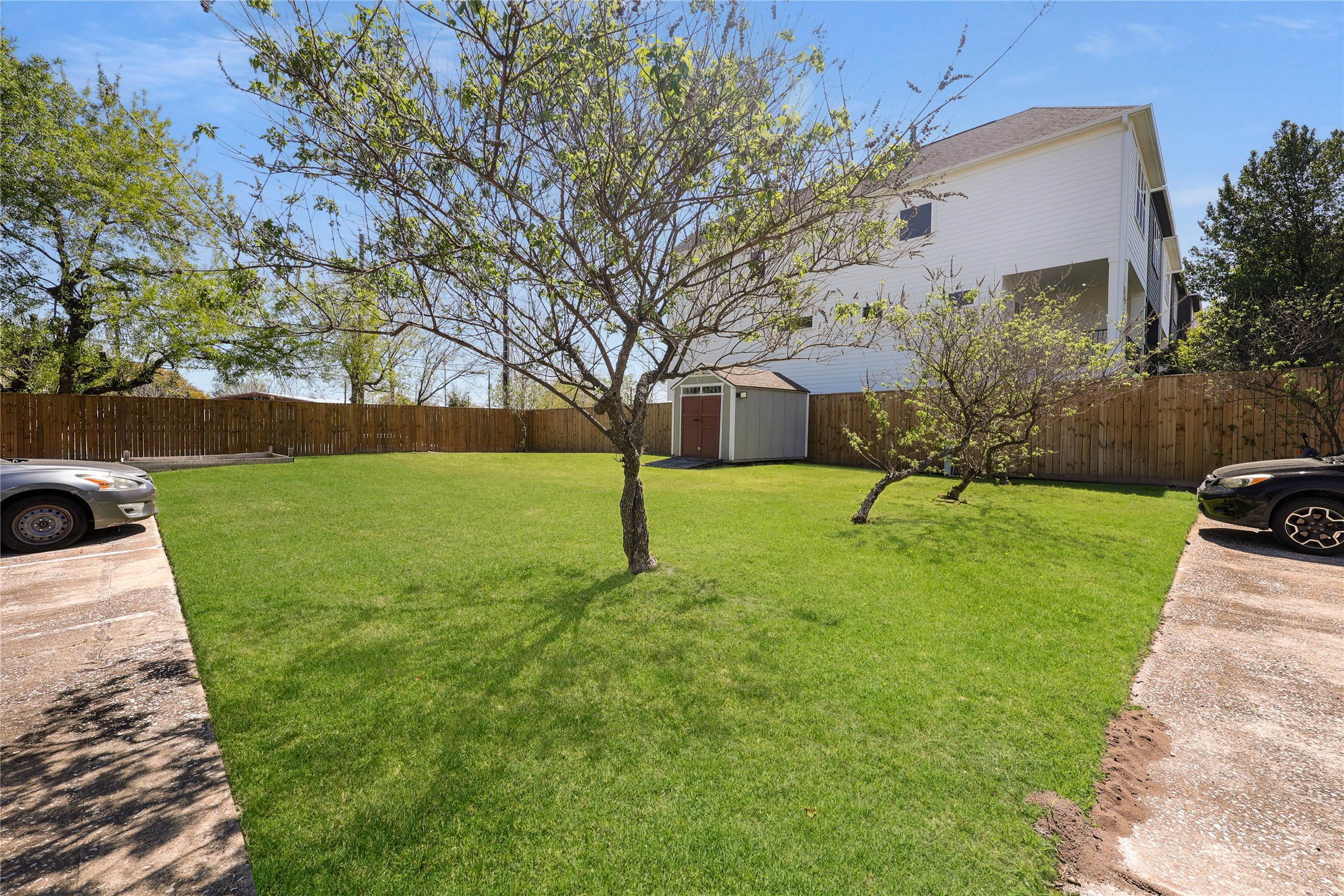Listing photo 4