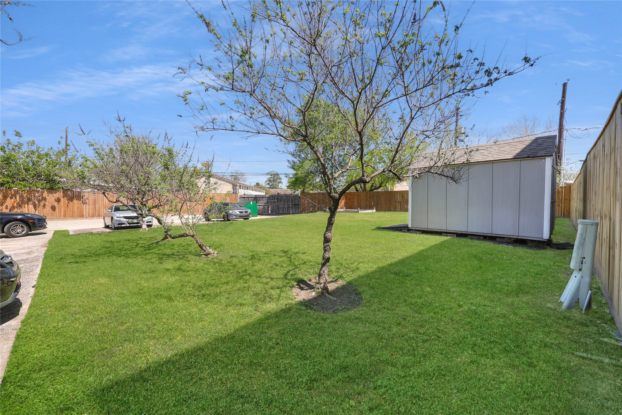 Listing photo 5