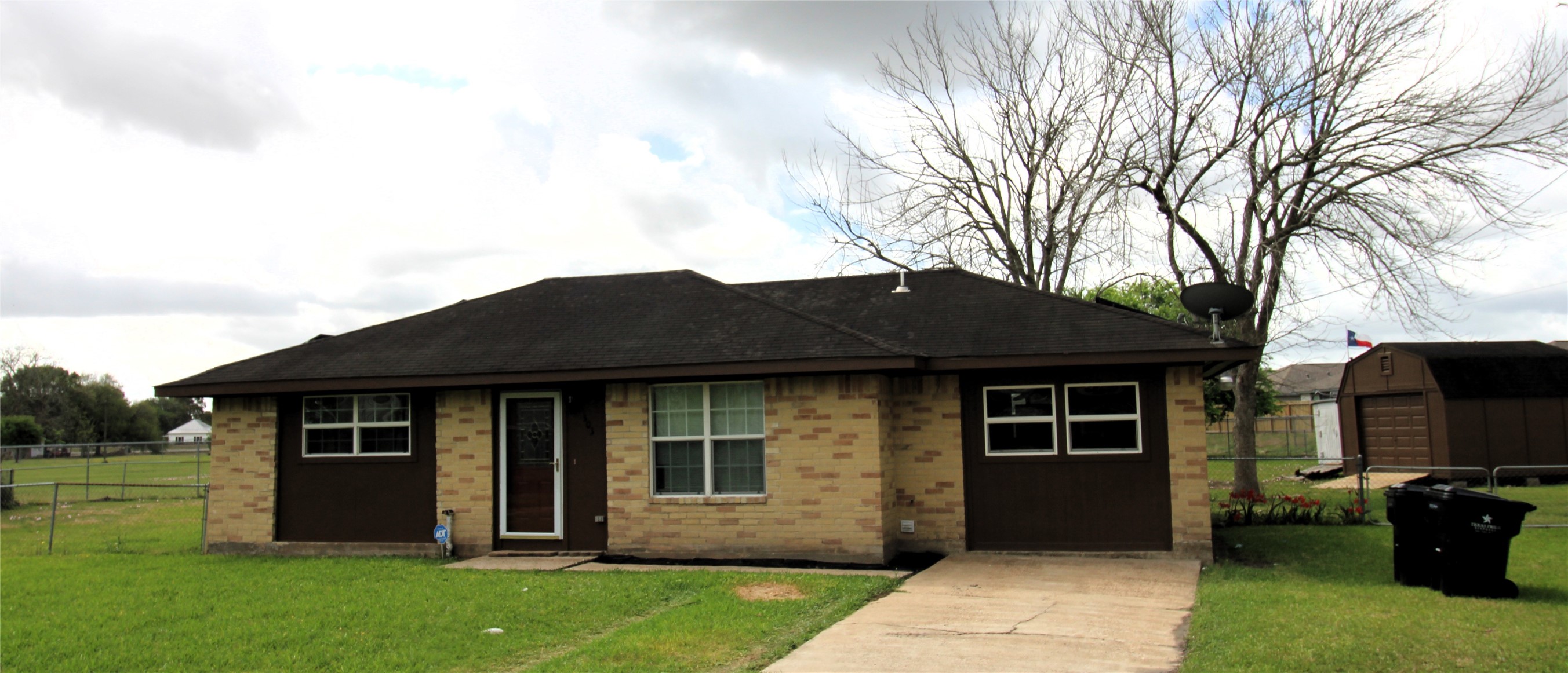 Listing photo 1