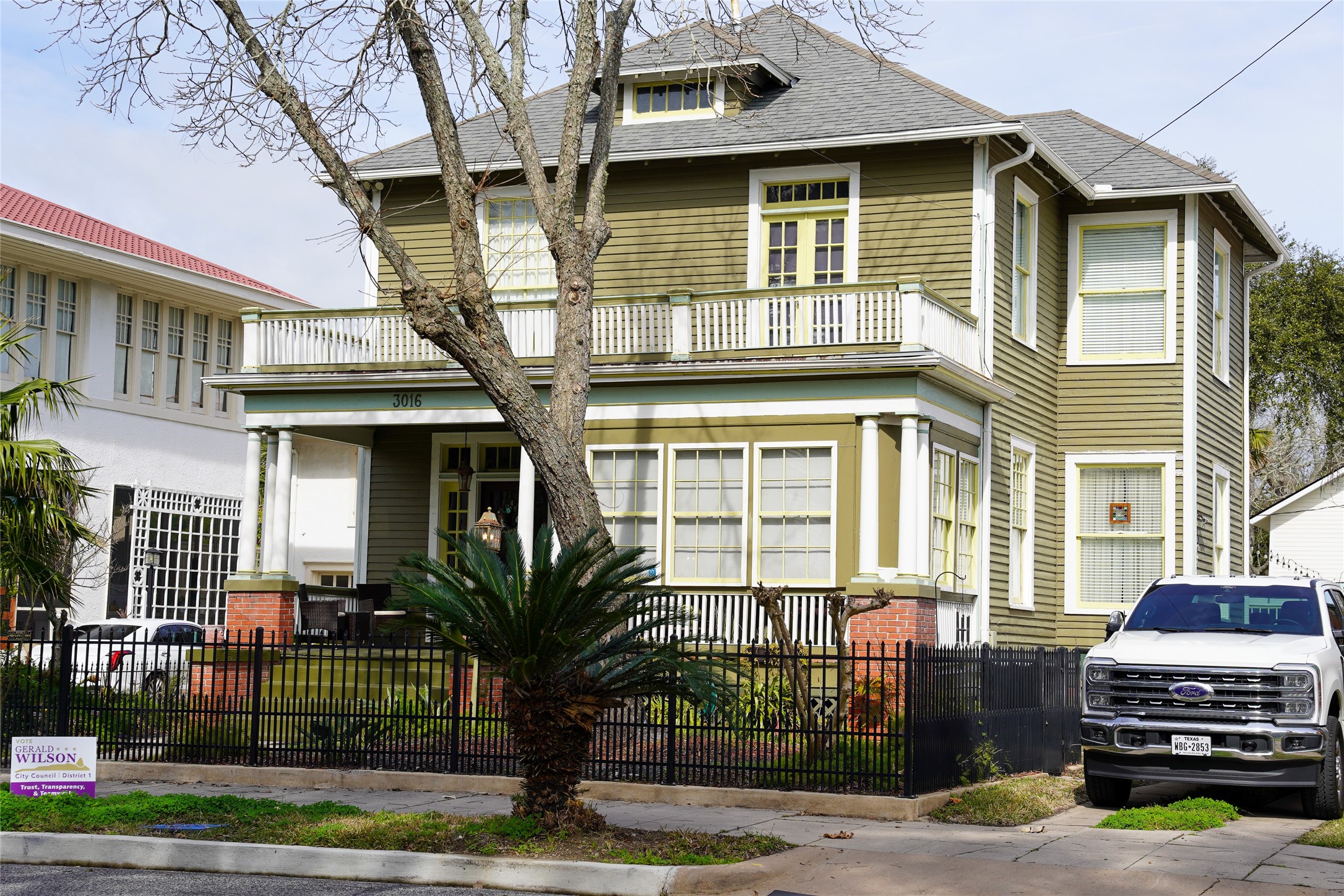 Listing photo 1