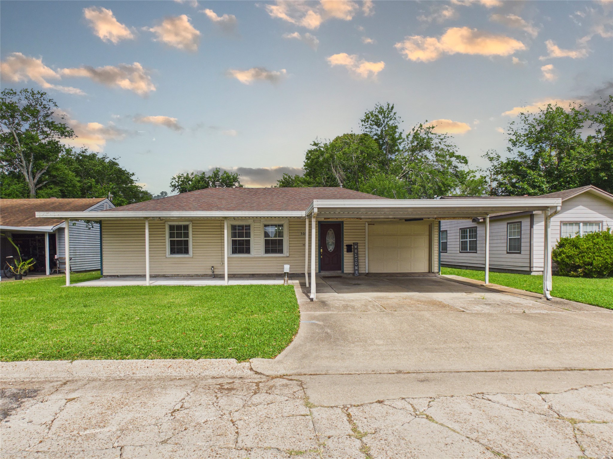 Listing photo 1