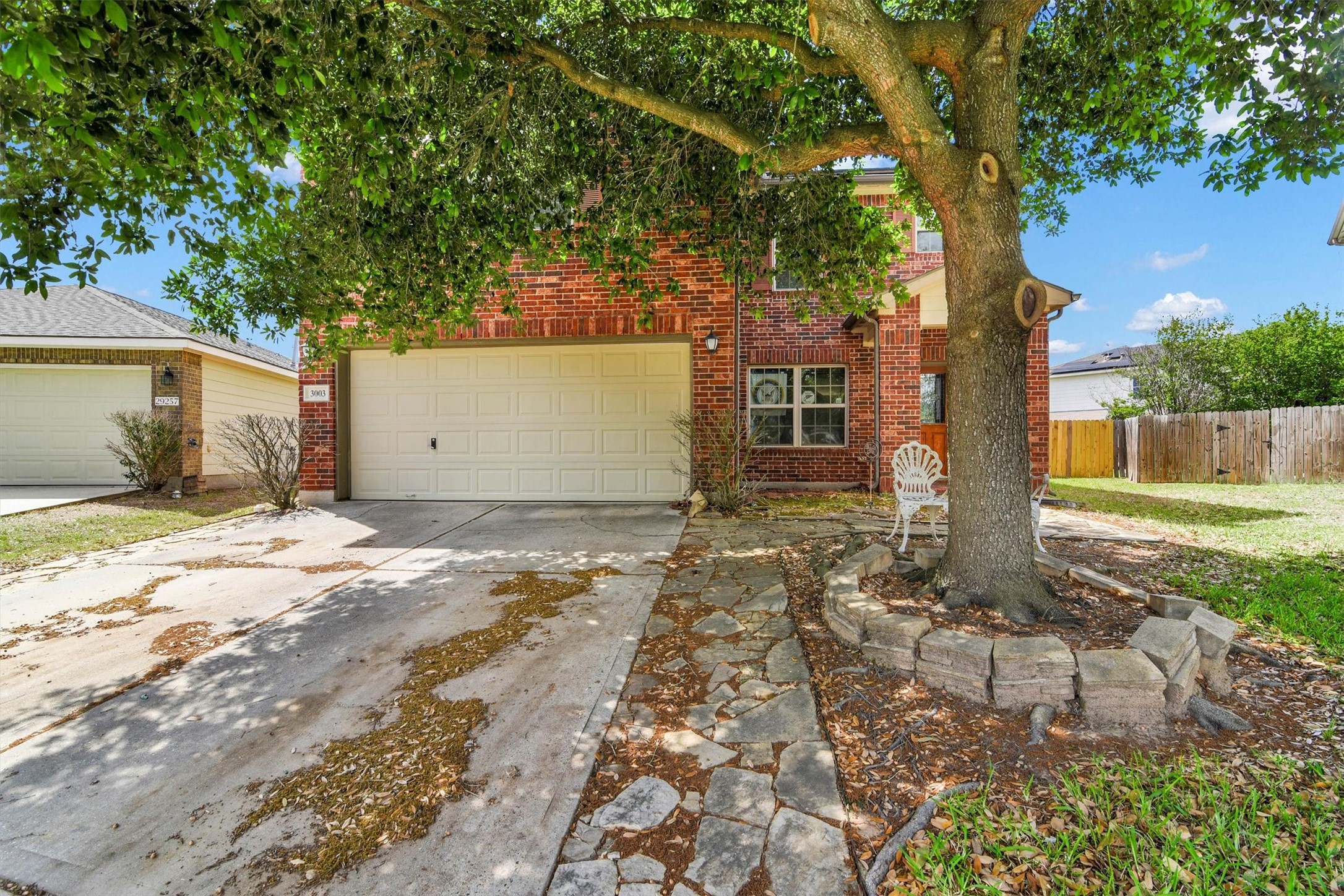 Listing photo 2