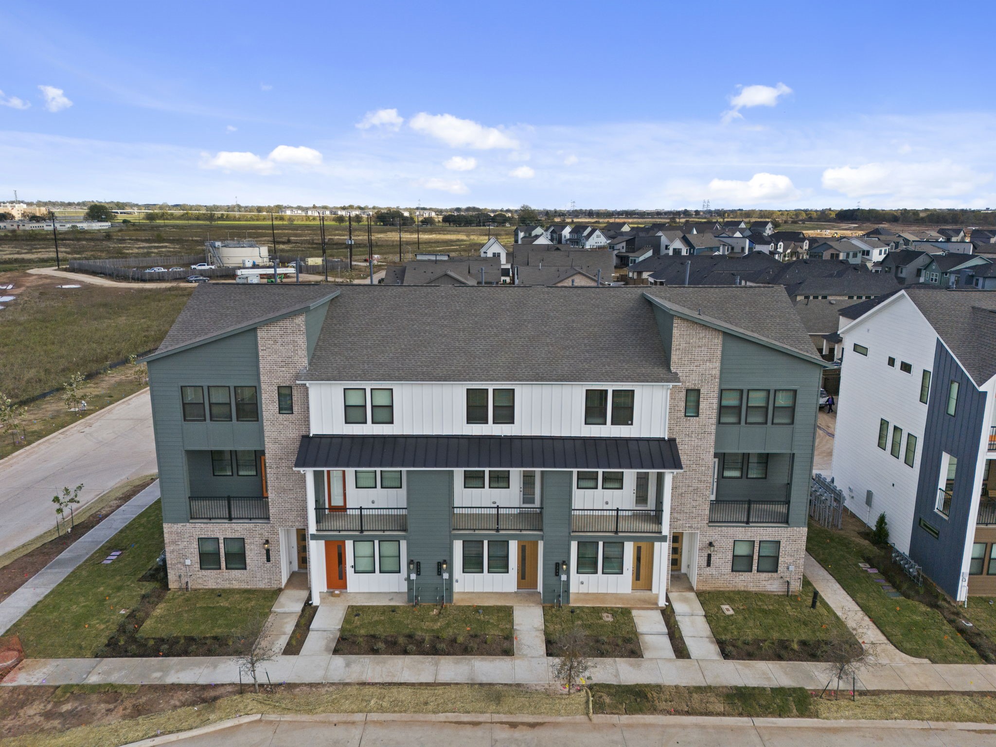Listing photo 3