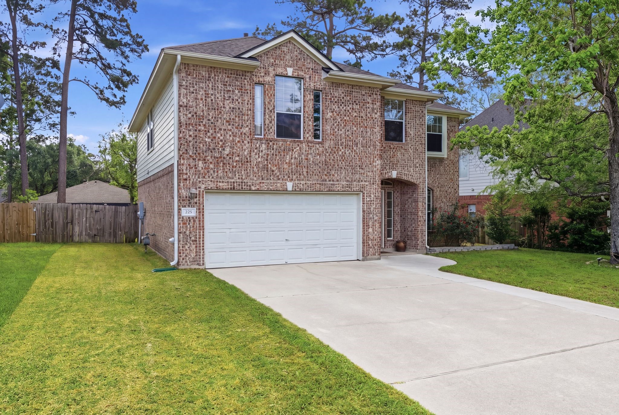 Listing photo 2