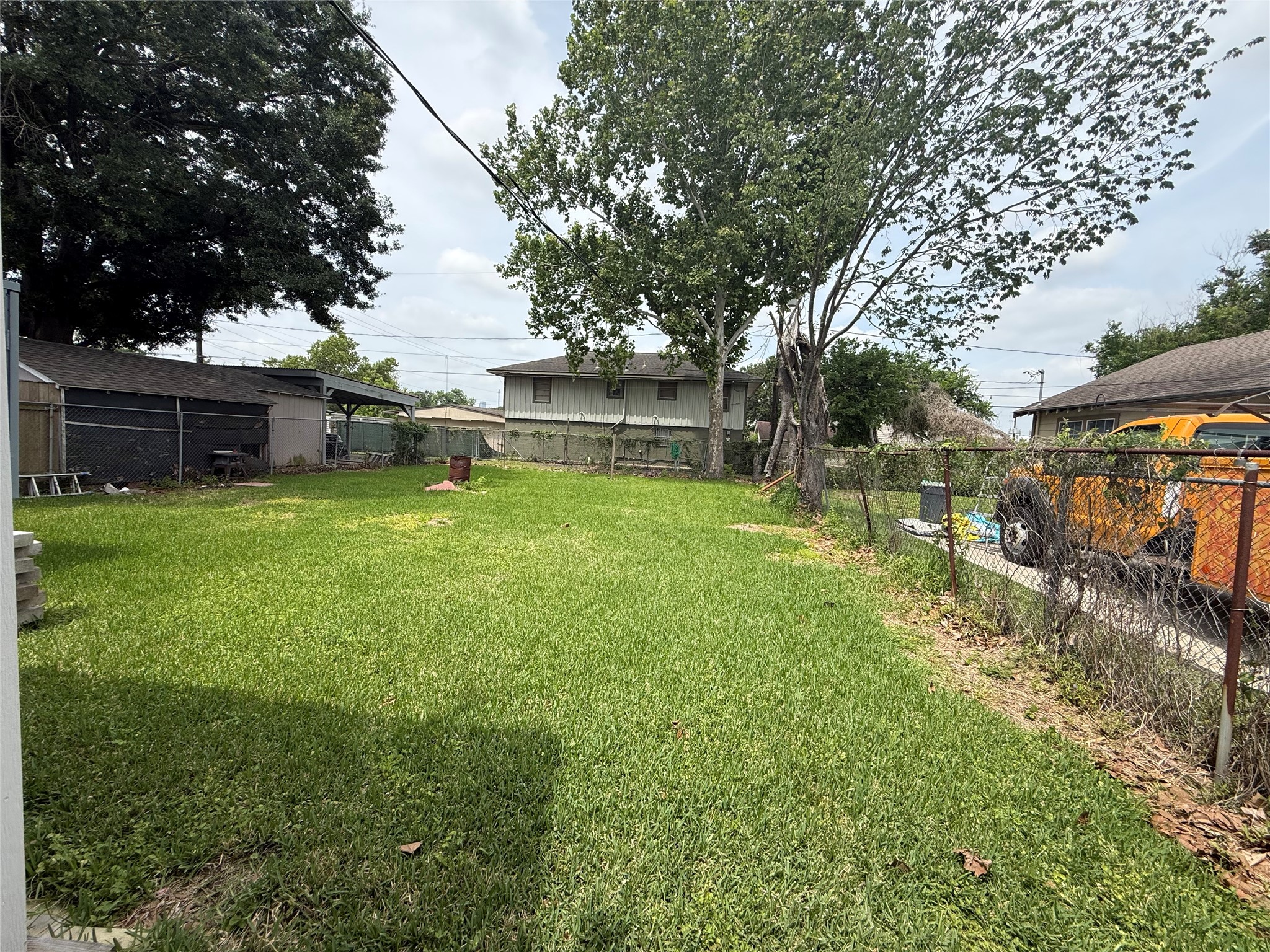Listing photo 4