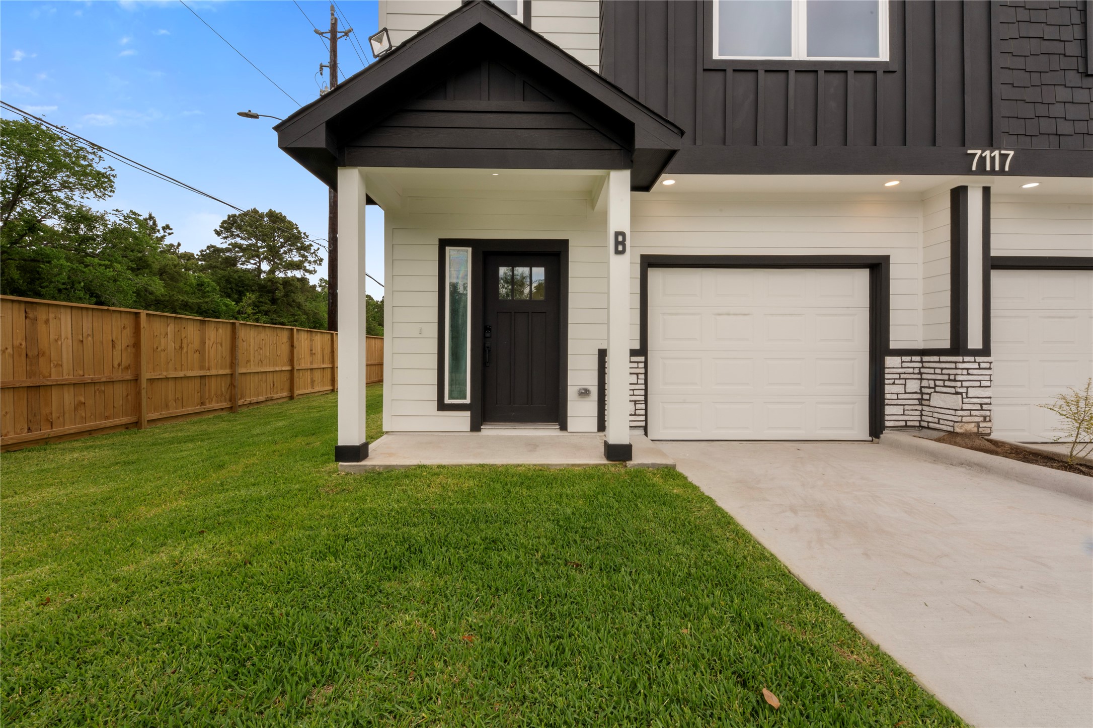 Listing photo 3