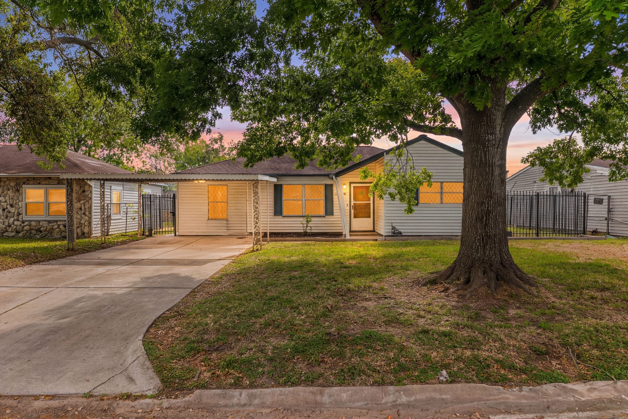 Listing photo 1