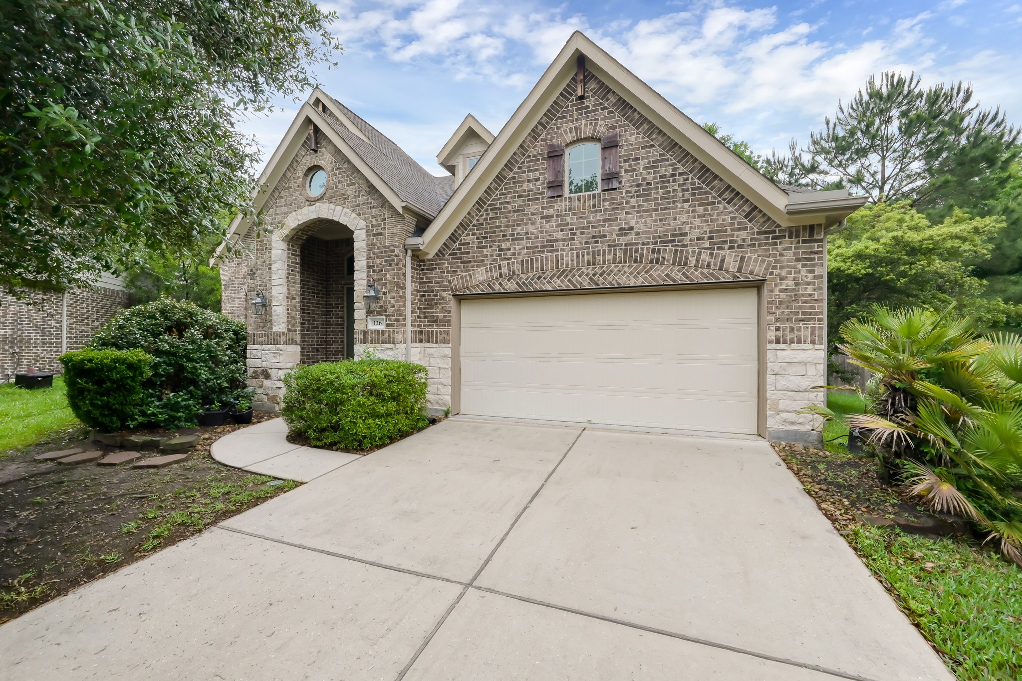 Listing photo 1