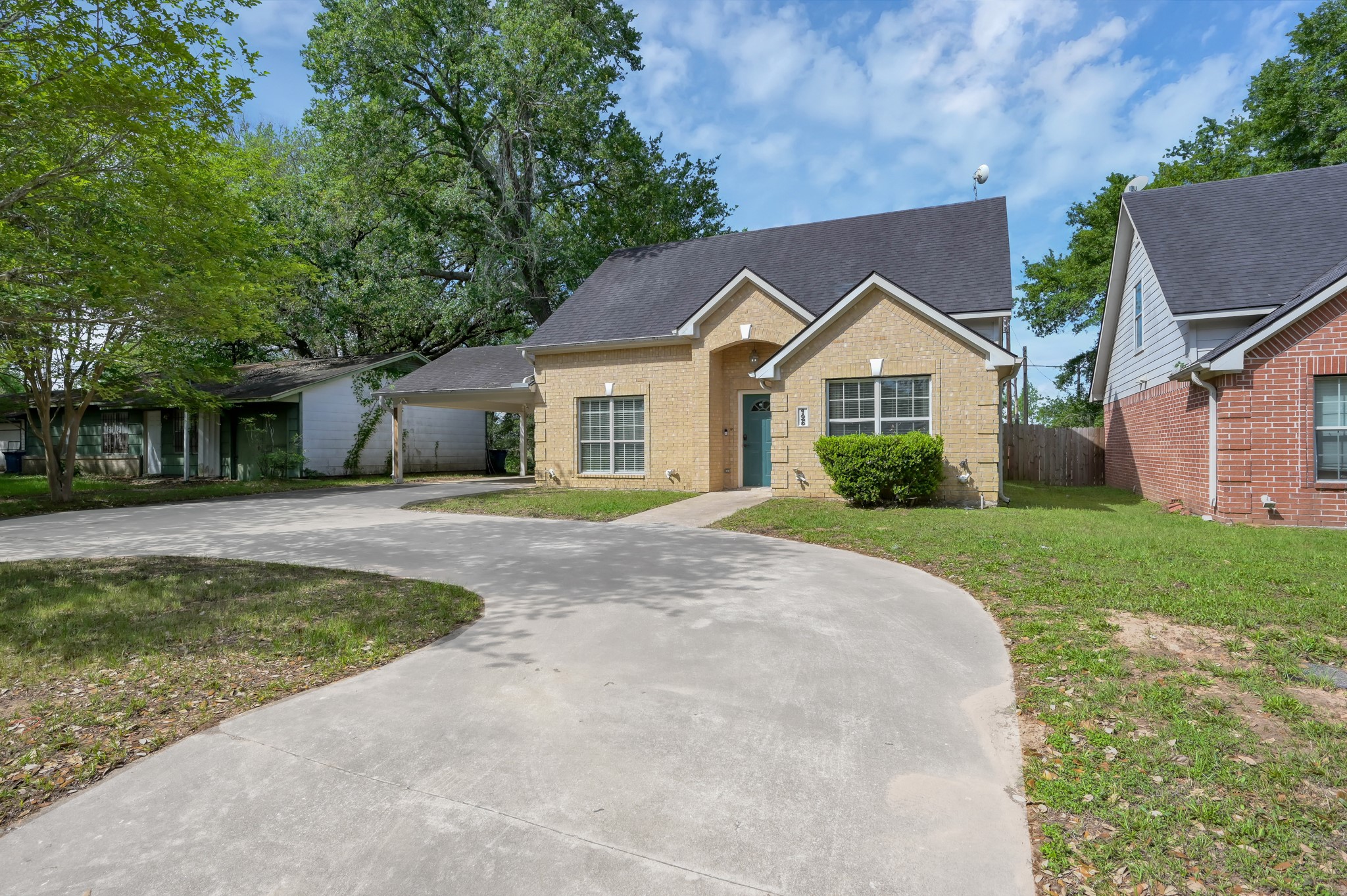 Listing photo 1