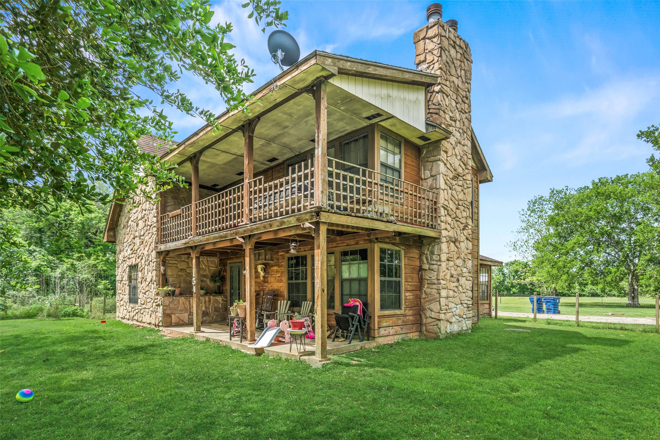Listing photo 4