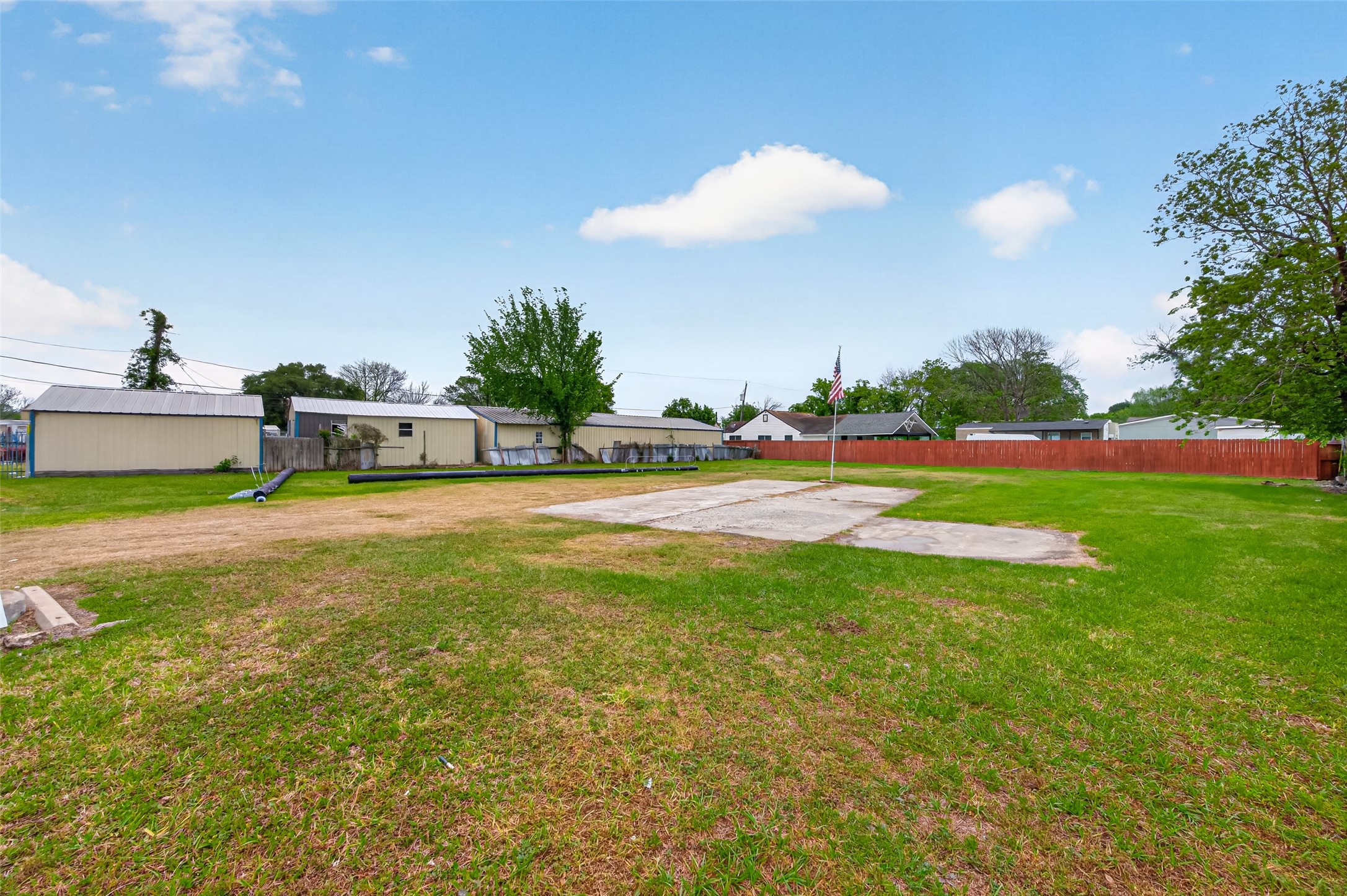 Listing photo 5