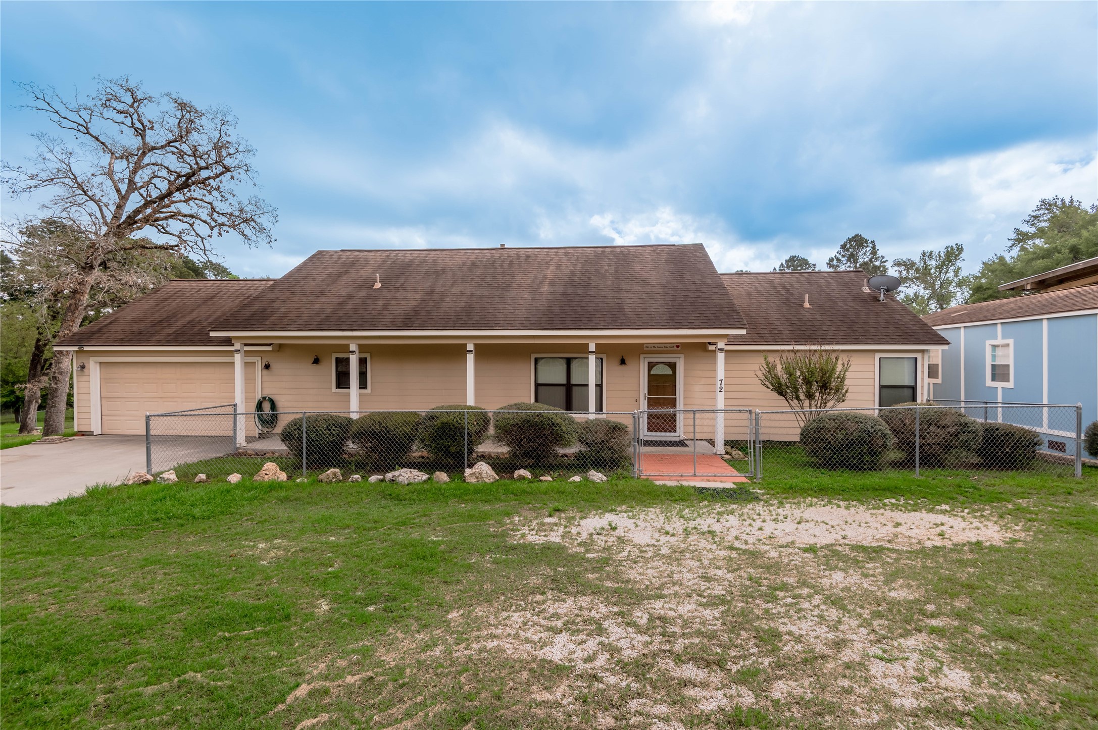 Listing photo 1