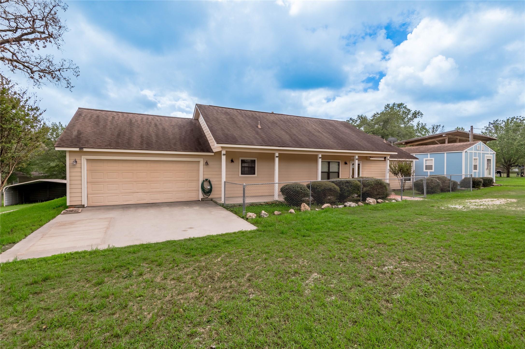 Listing photo 1