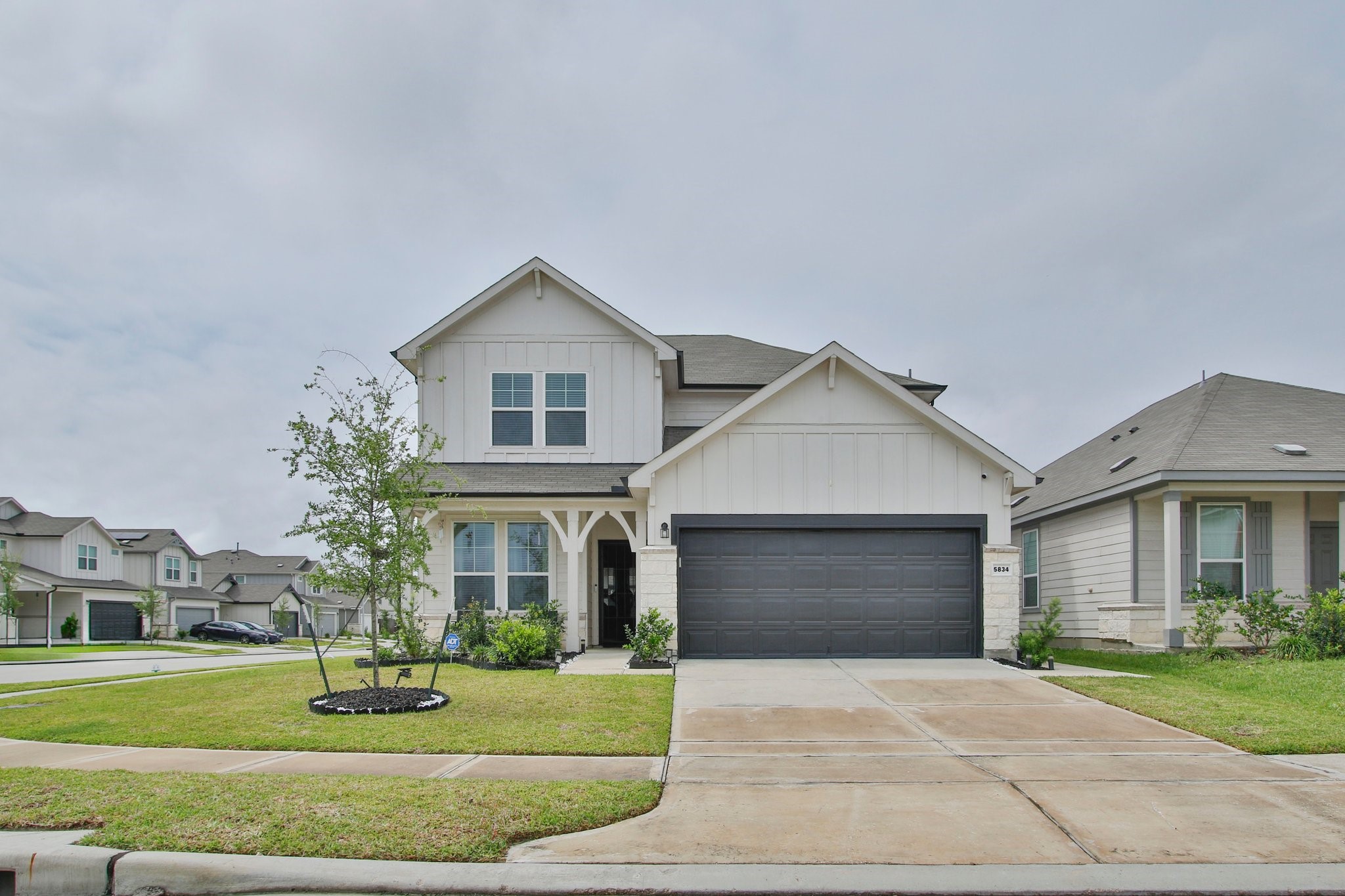 Listing photo 2