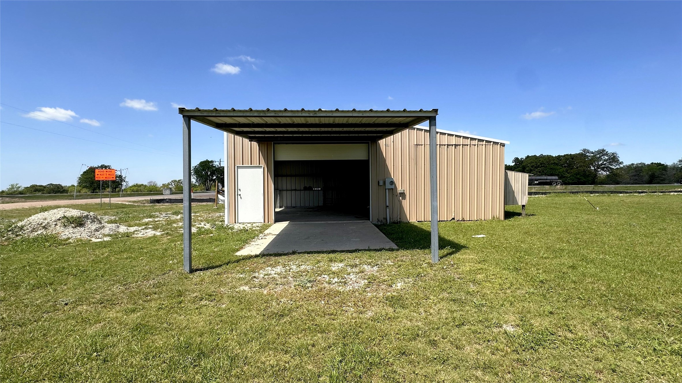 Listing photo 5